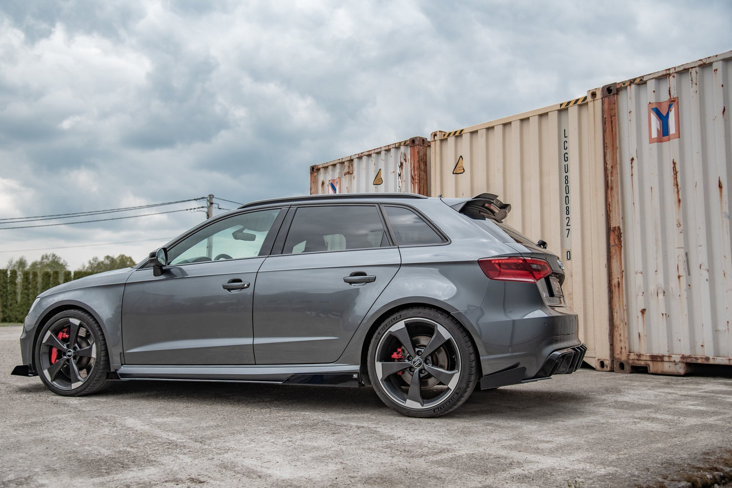Robuste Racing Heck Ansatz Flaps Diffusor +Flaps für Audi RS3 8V Sportback schwarz Hochglanz