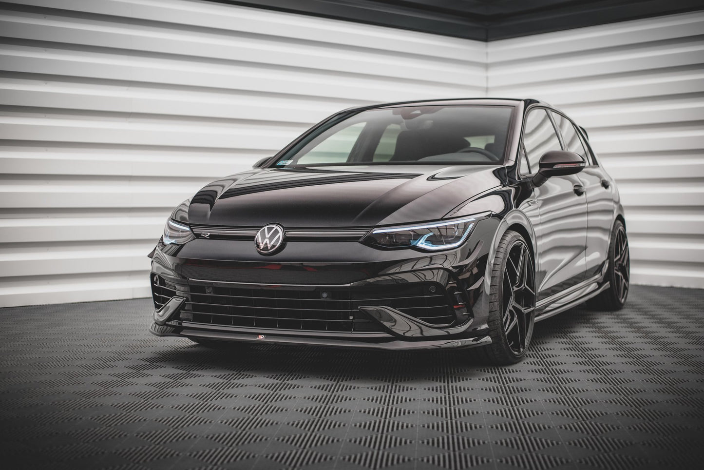 Front Ansatz V.5 für Volkswagen Golf R Mk8 Carbon Look