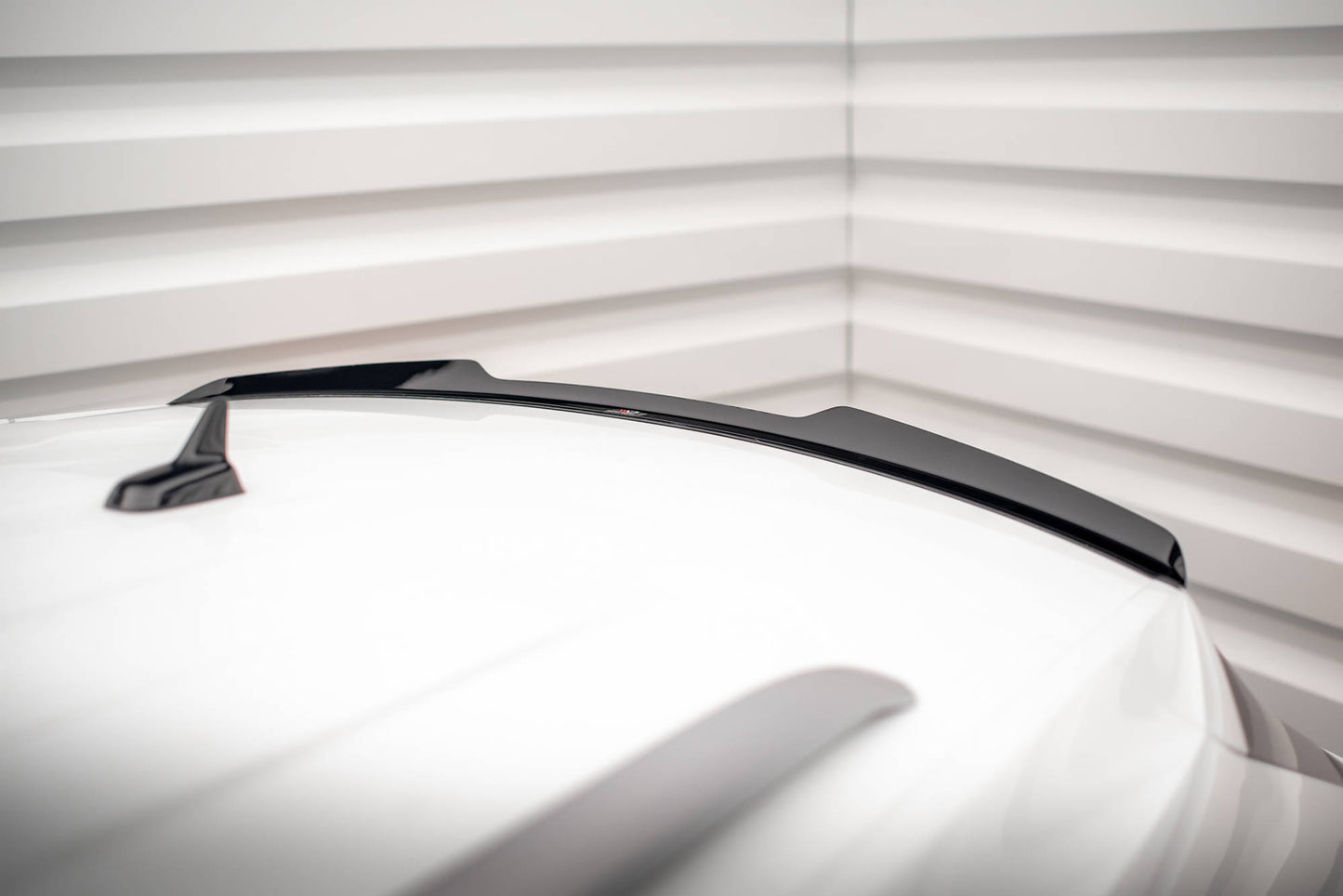 Spoiler CAP für Volkswagen Atlas Cross Sport schwarz Hochglanz