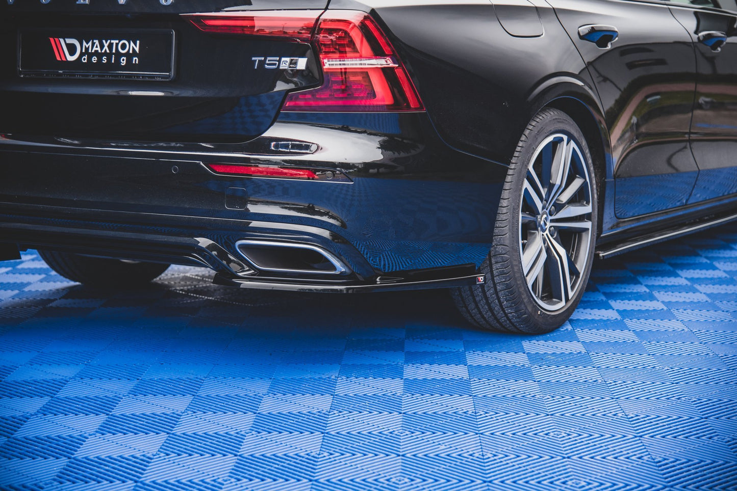Heck Ansatz Flaps Diffusor für Volvo S60/V60 R-Design Mk3 schwarz matt