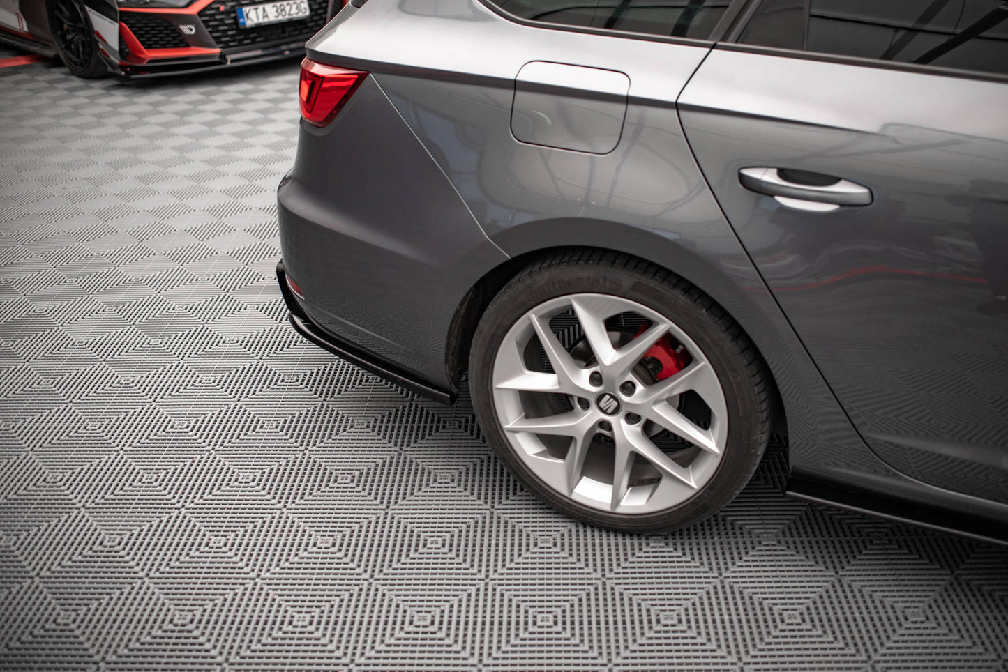 Heck Ansatz Flaps Diffusor V.2 für Seat Leon FR Sportstourer Mk3 schwarz matt