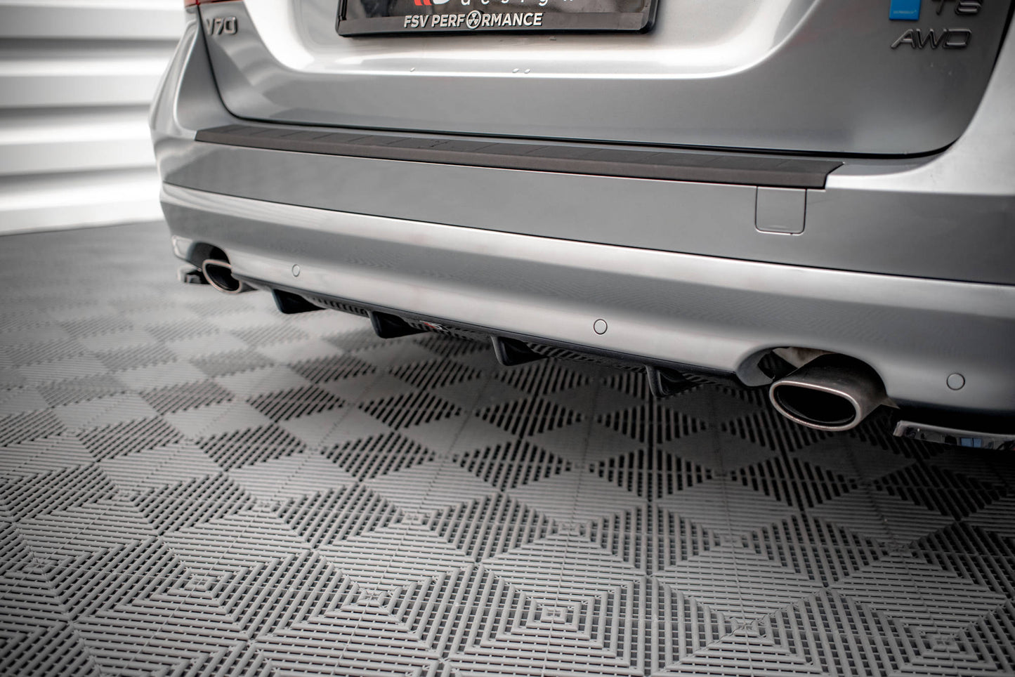 Diffusor Heck Ansatz für Volvo V70 Mk3 Carbon Look
