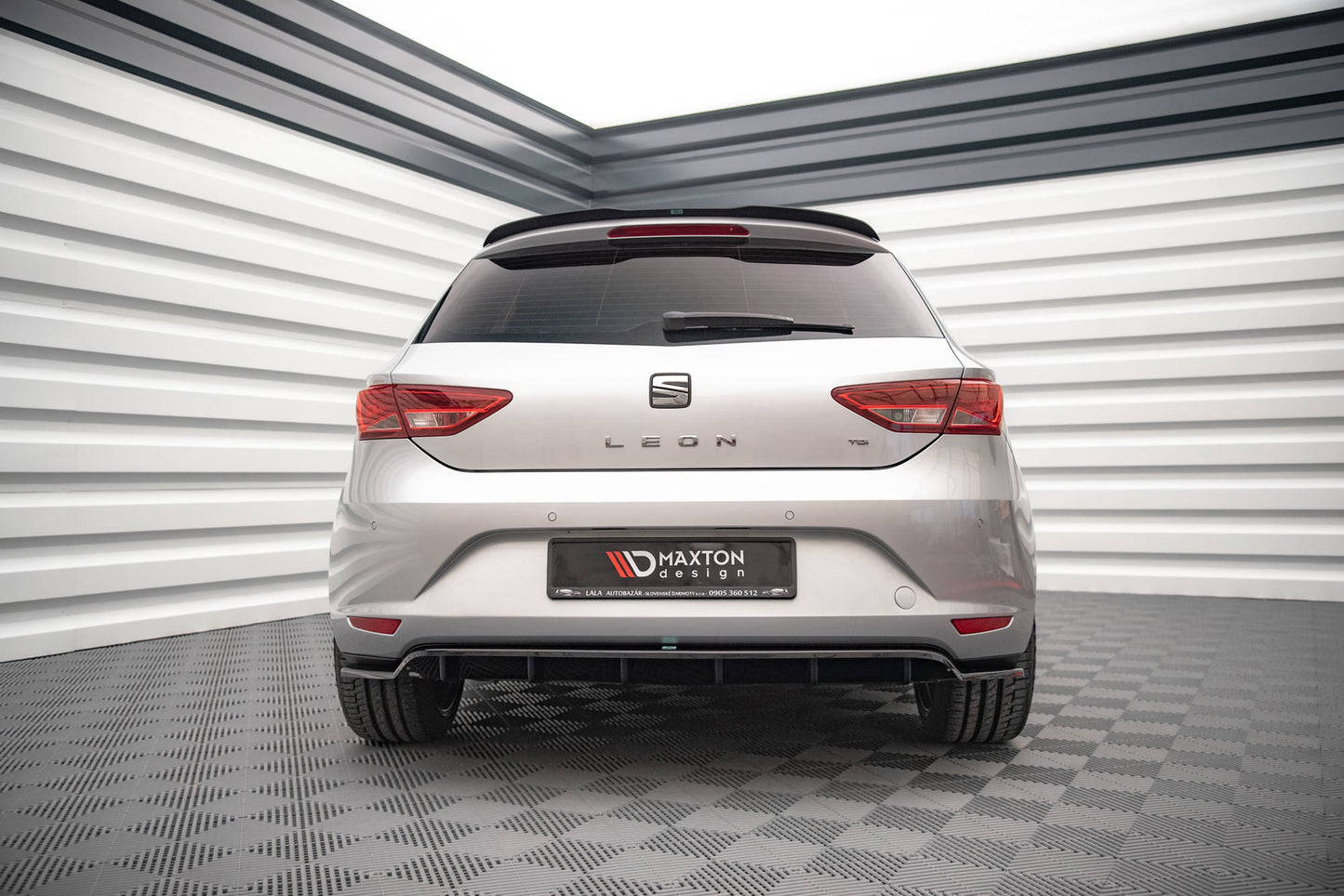 Mittlerer Diffusor Heck Ansatz DTM Look für Seat Leon Hatchback Mk3 schwarz matt