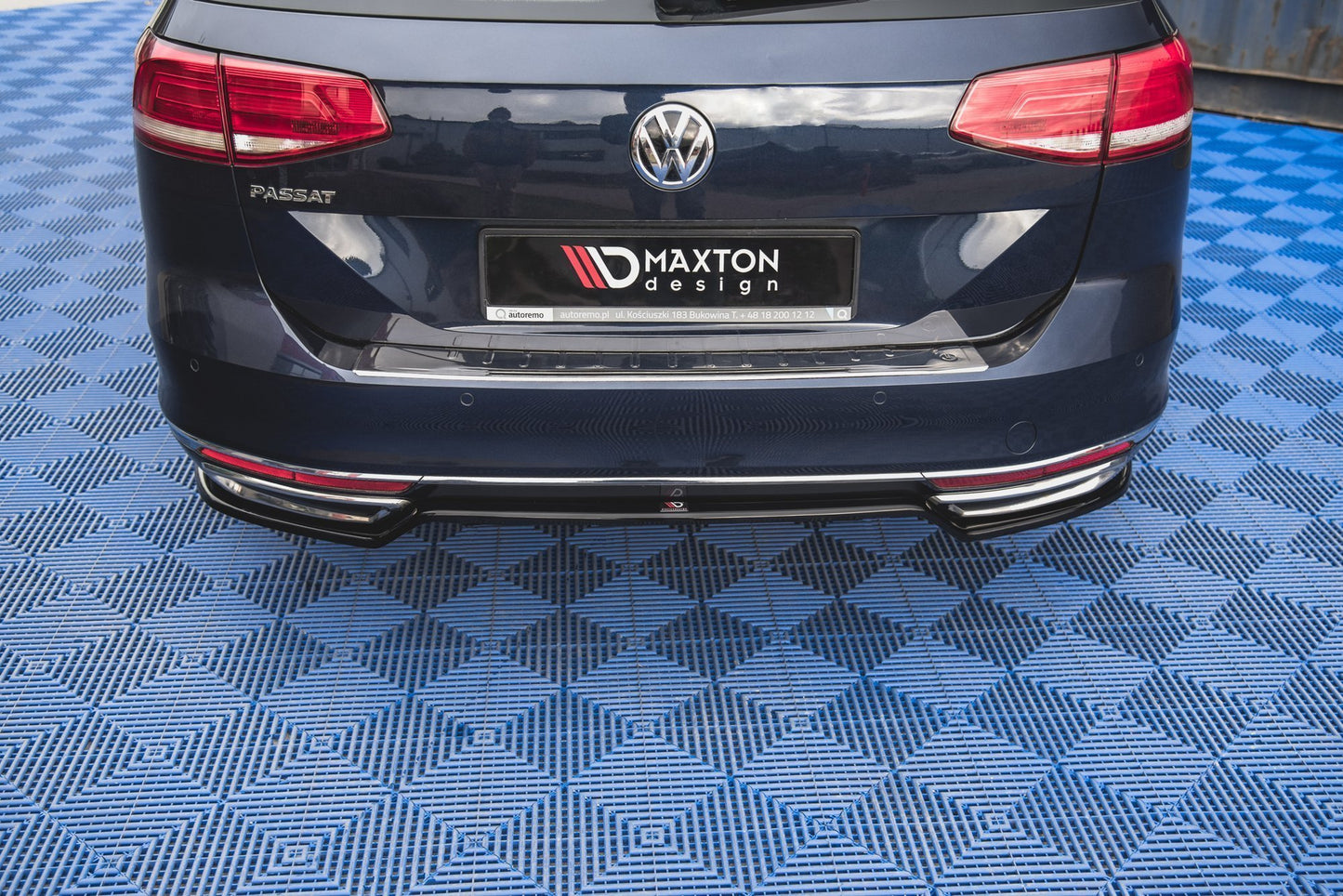 Mittlerer Diffusor Heck Ansatz für Volkswagen Passat B8 schwarz Hochglanz