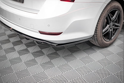 Mittlerer Diffusor Heck Ansatz DTM Look für Skoda Octavia Mk4 schwarz Hochglanz