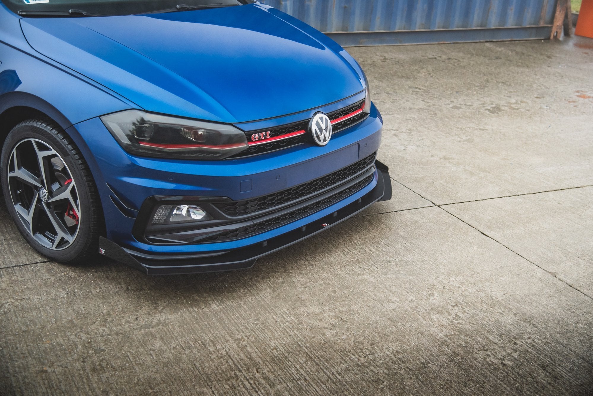 Robuste Racing Front Ansatz für passend +Flaps für Volkswagen Polo GTI –  Oldtimer Thimm