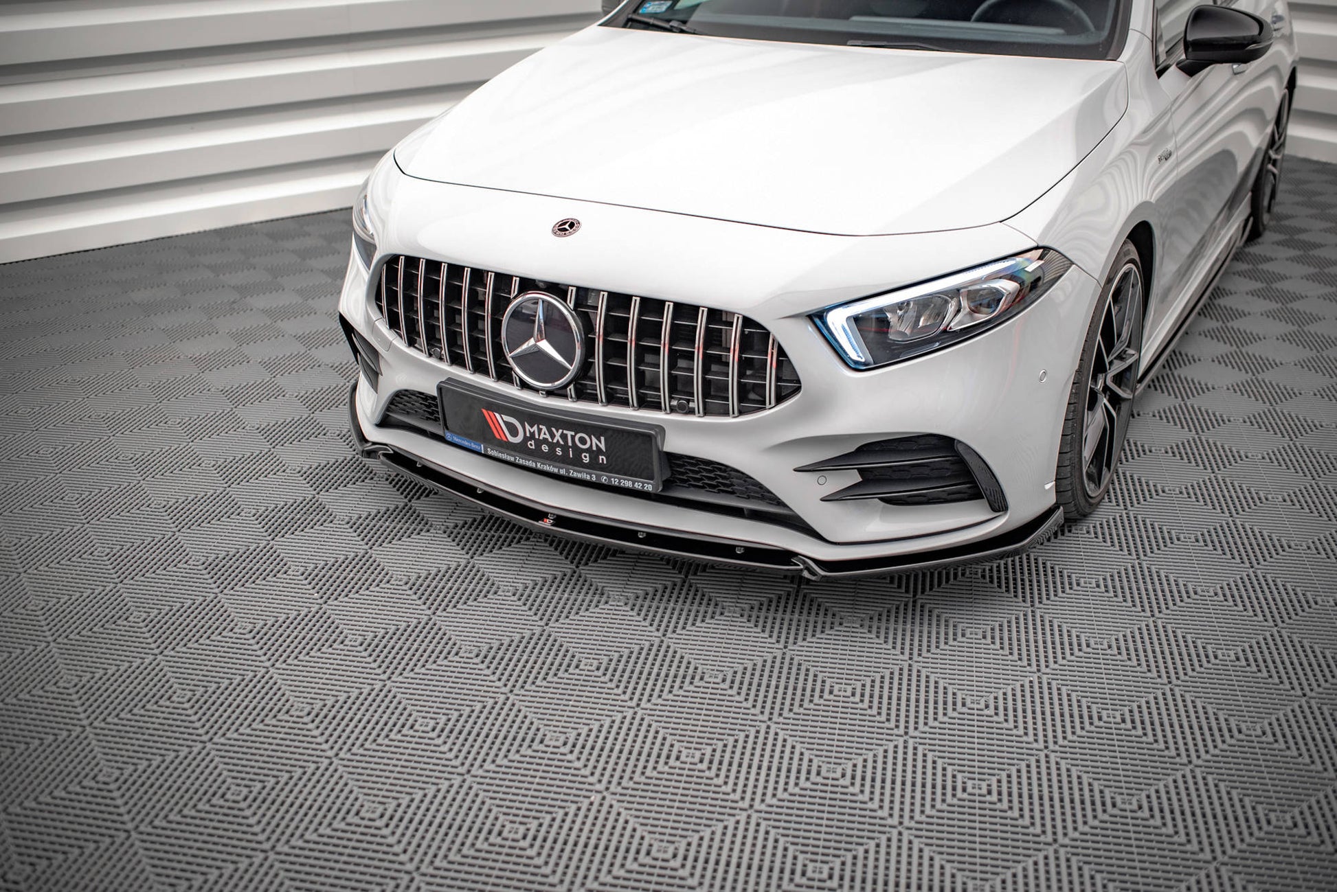 Front Ansatz V.4 für Mercedes A35 AMG / AMG-Line W177  Carbon Look