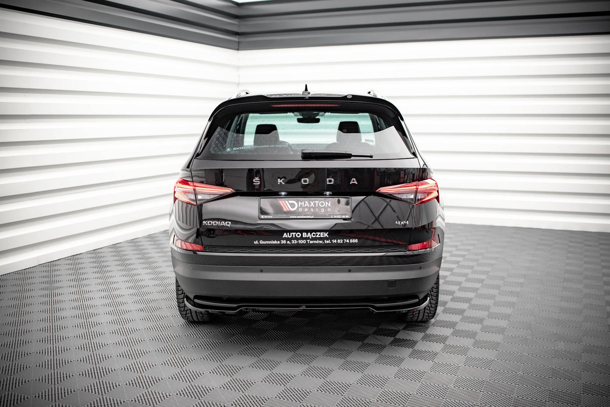 Mittlerer Diffusor Heck Ansatz für Skoda Kodiaq Mk1 Facelift schwarz Hochglanz