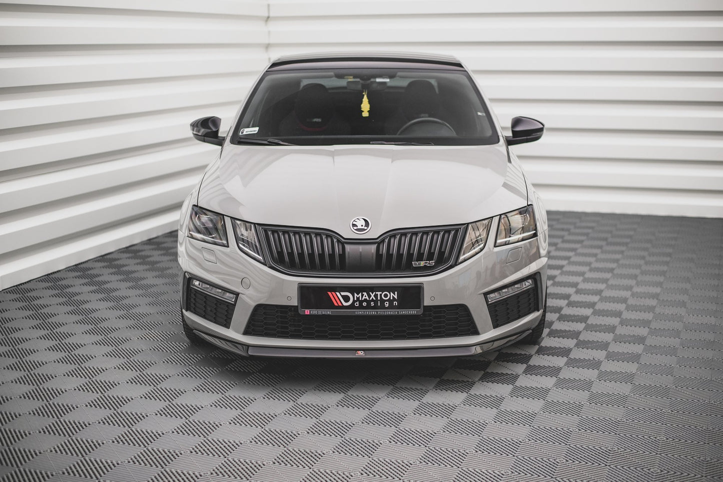 Front Ansatz V.1 für Skoda Octavia RS Mk3 Facelift schwarz Hochglanz