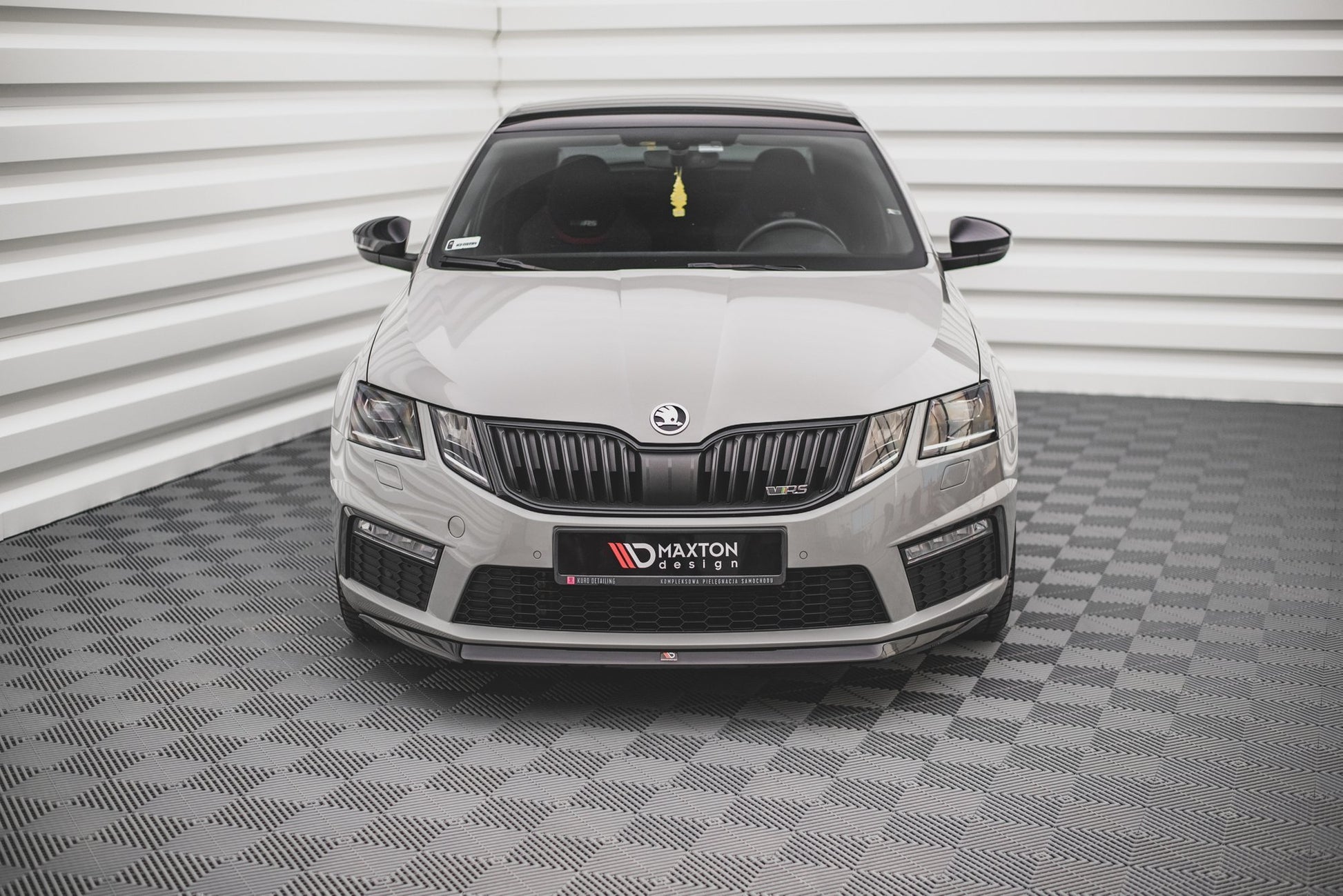 Front Ansatz V.1 für Skoda Octavia RS Mk3 Facelift schwarz Hochglanz