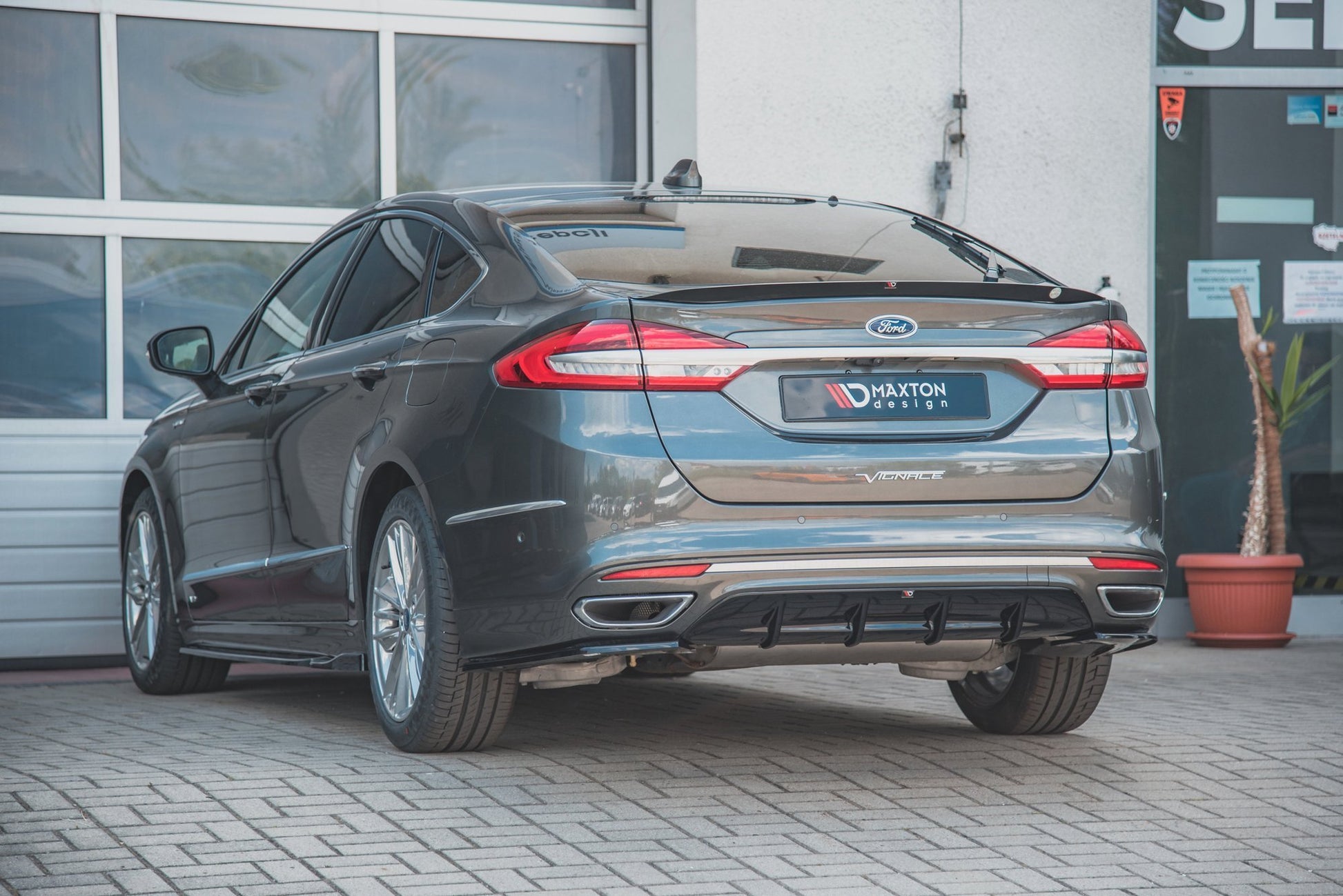 Spoiler CAP für Ford Mondeo Liftback Mk5 Facelift schwarz Hochglanz
