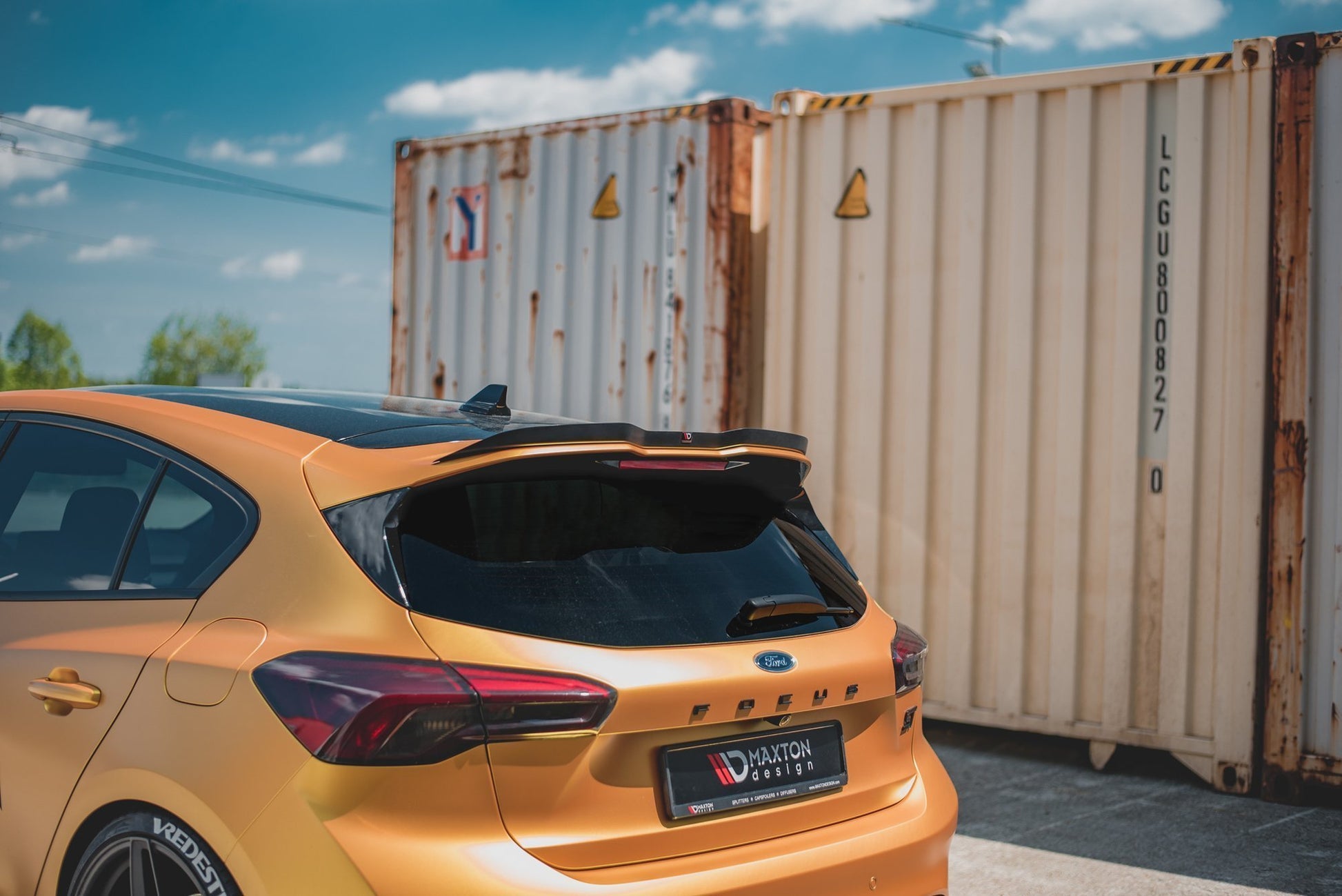 Spoiler CAP für V2 Ford Focus ST Mk4 schwarz Hochglanz