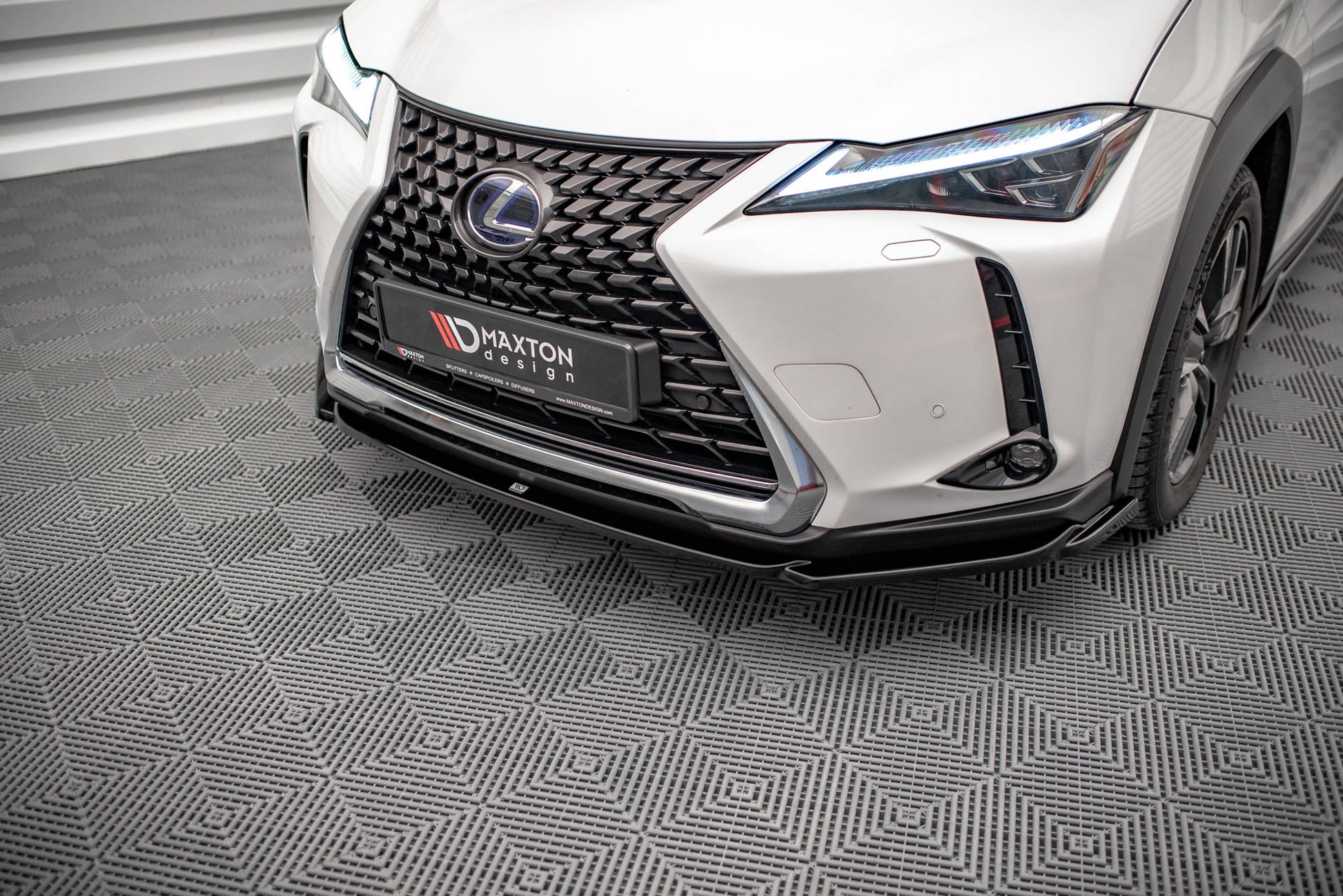 Front Ansatz für Lexus UX Mk1 schwarz matt