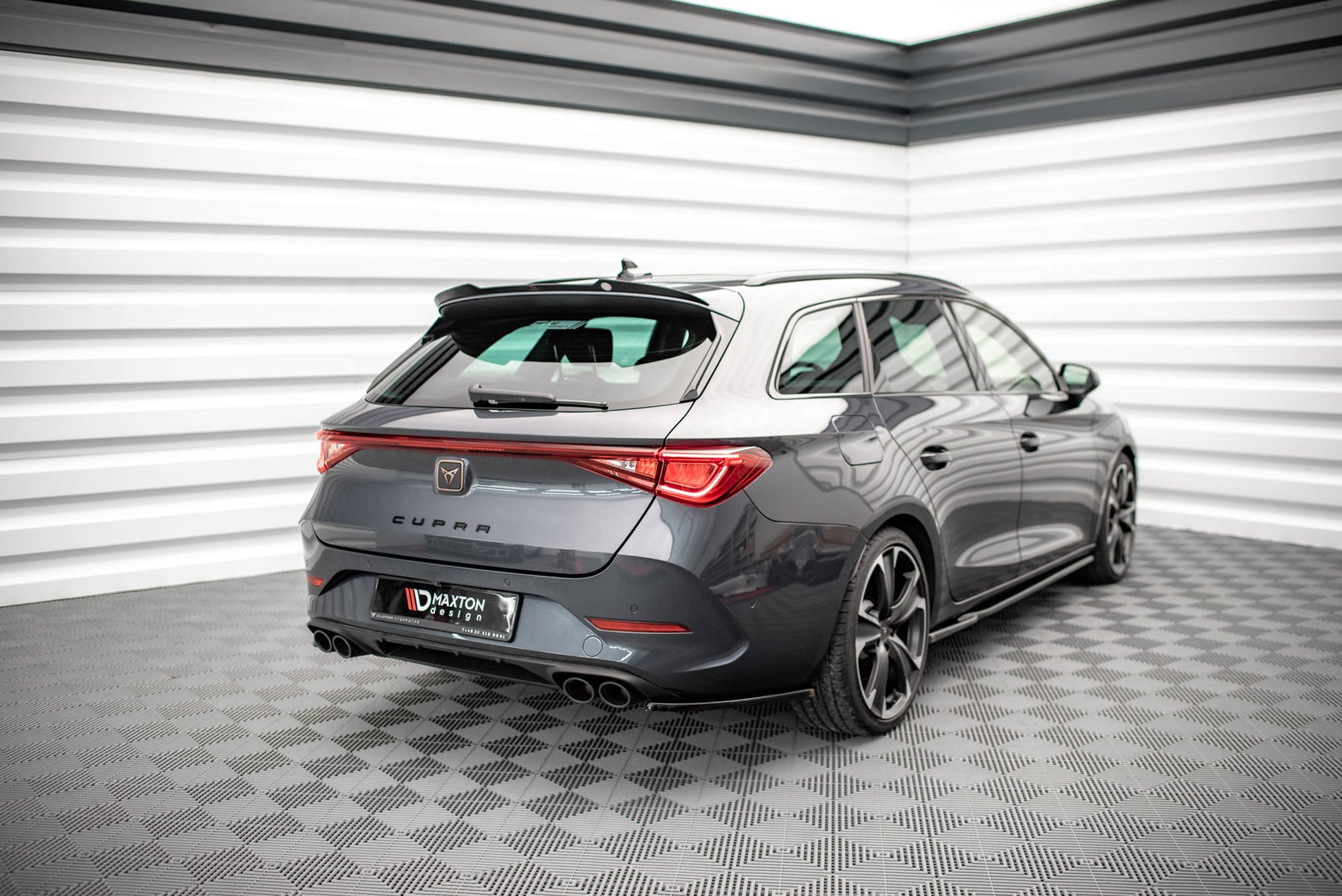 Heck Ansatz Flaps Diffusor für Cupra Leon ST schwarz matt