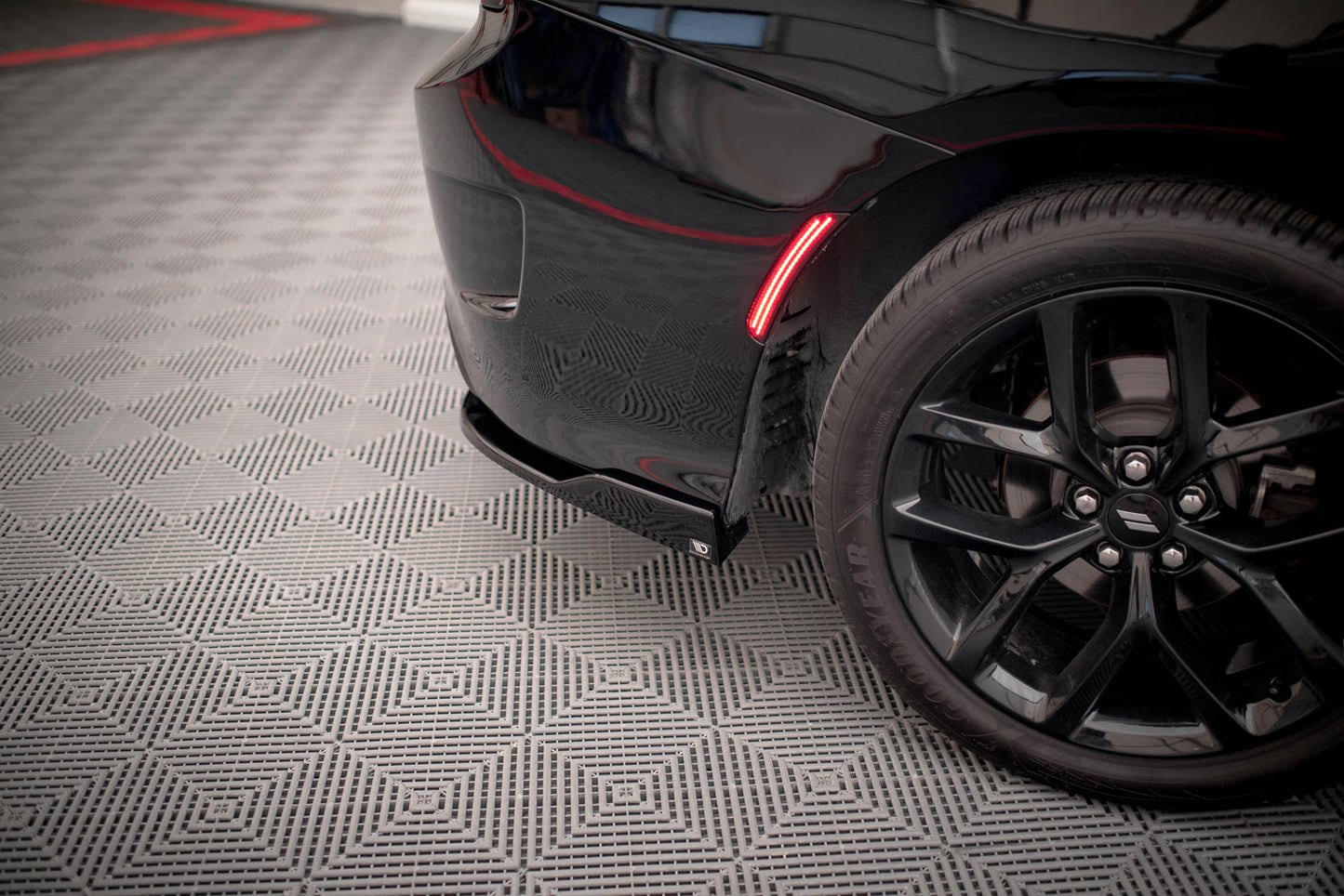 Heck Ansatz Flaps Diffusor für Dodge Charger SRT Mk7 Facelift schwarz Hochglanz
