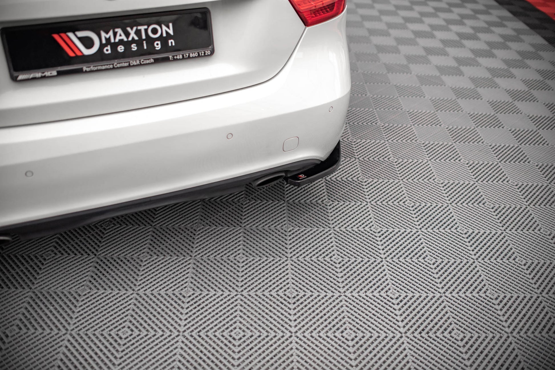 Heck Ansatz Flaps Diffusor V.2 für Mercedes-Benz A W176 schwarz matt
