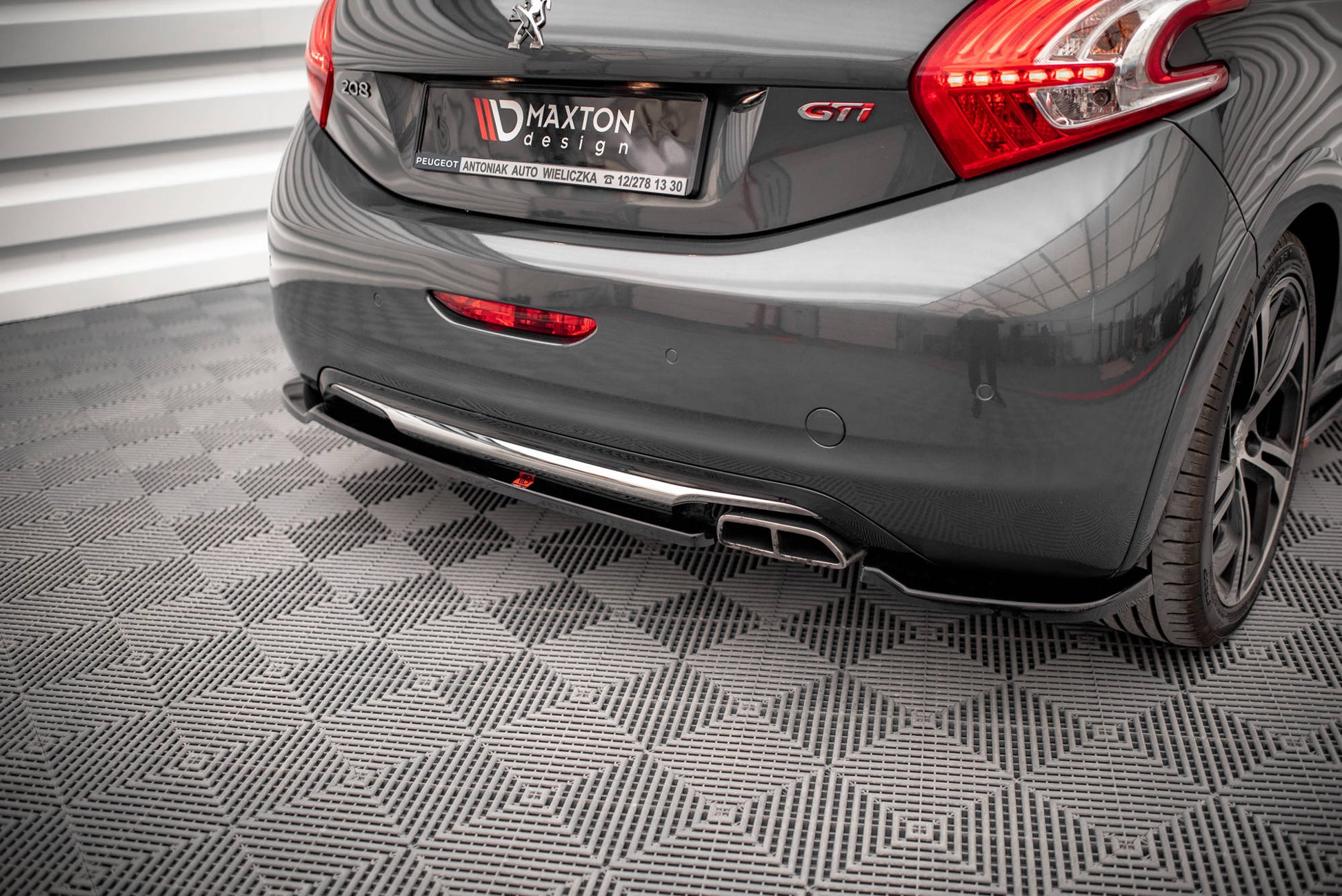 Heck Ansatz Flaps Diffusor für Peugeot 208 GTi Mk1 Carbon Look