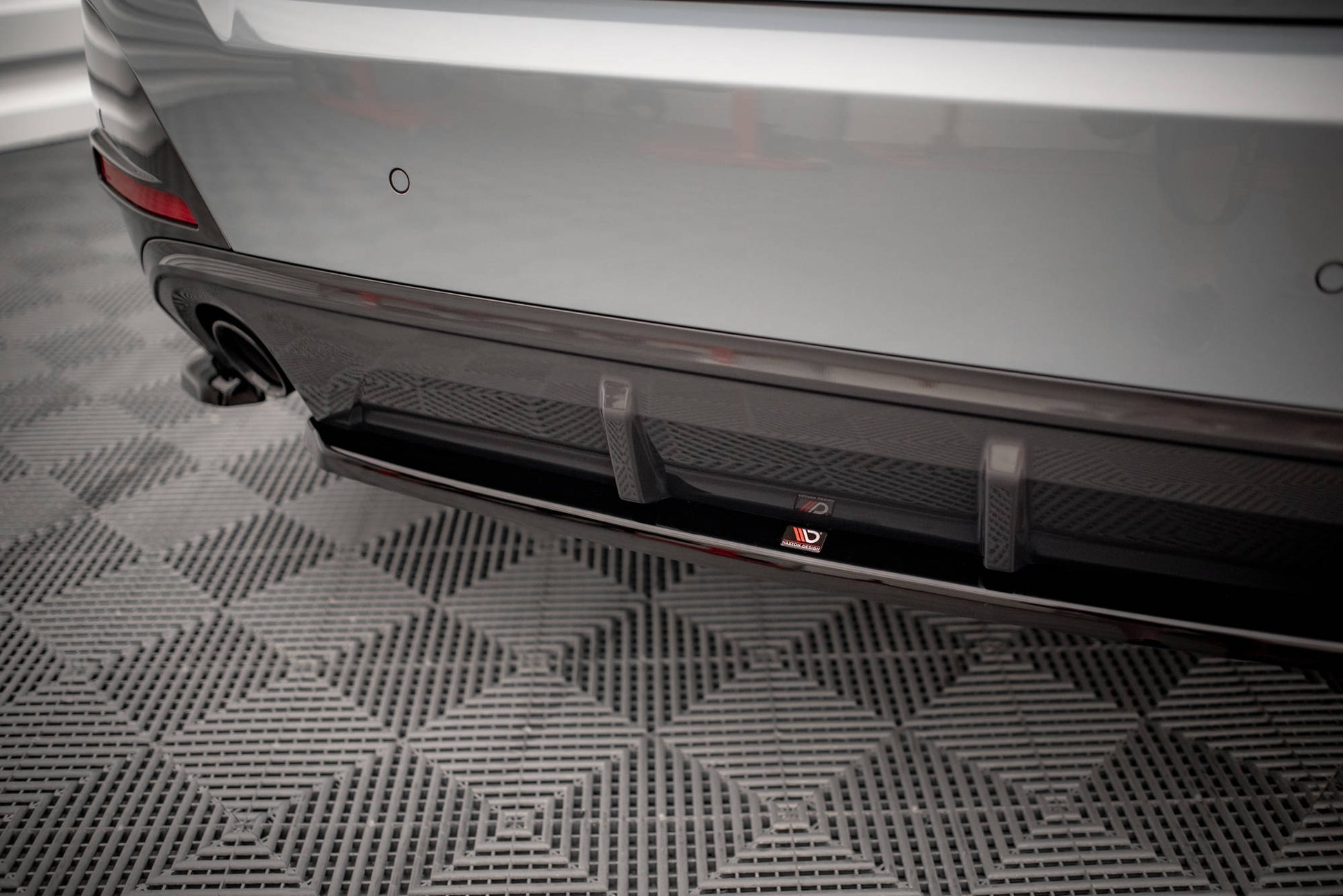 Mittlerer Diffusor Heck Ansatz für BMW 4er Gran Coupe M-Paket G26 schwarz Hochglanz