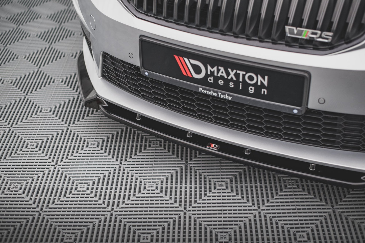 Front Ansatz V.3 für Skoda Octavia RS Mk3 schwarz Hochglanz