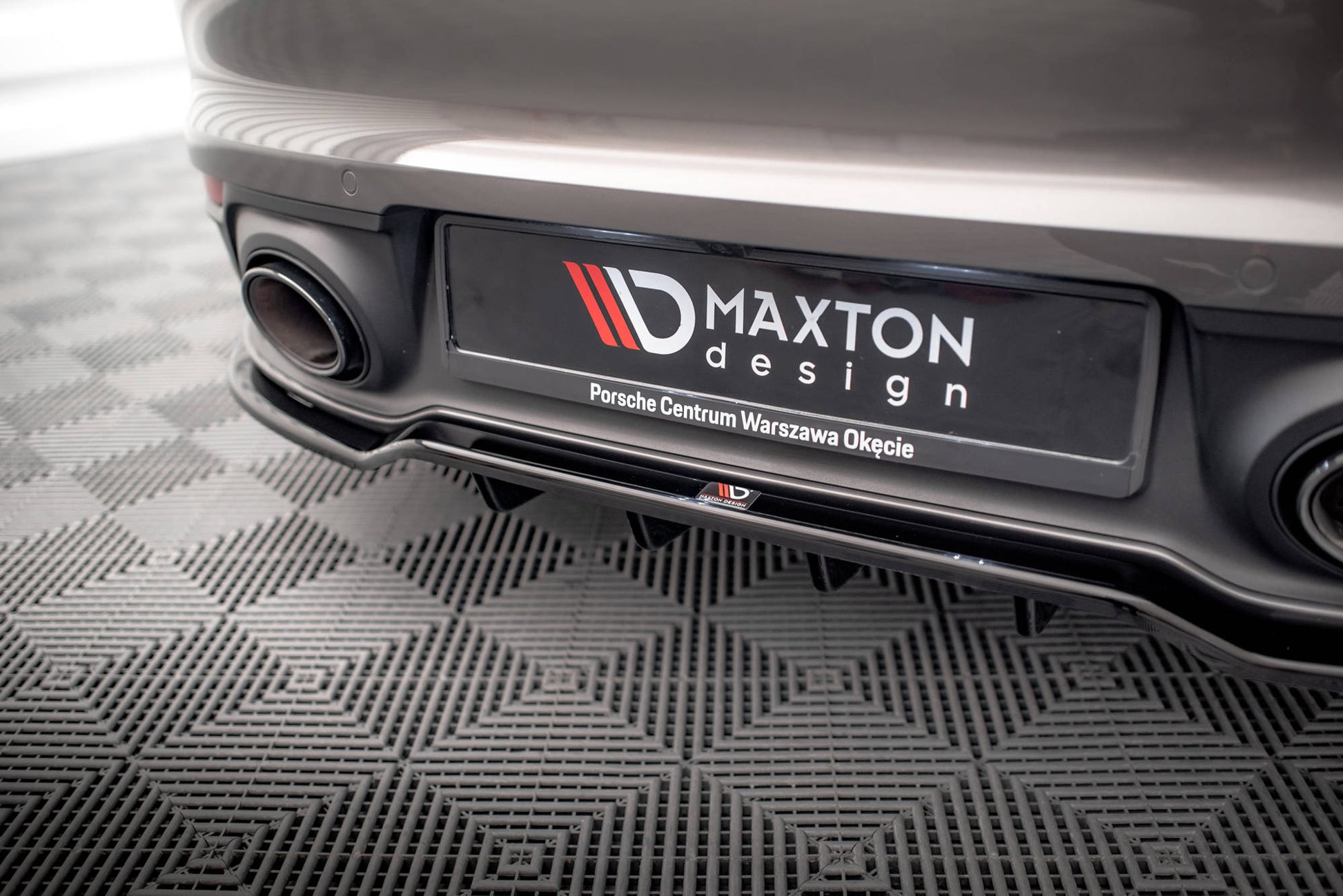 Mittlerer Diffusor Heck Ansatz DTM Look für Porsche 911 Carrera 4S 992 schwarz Hochglanz