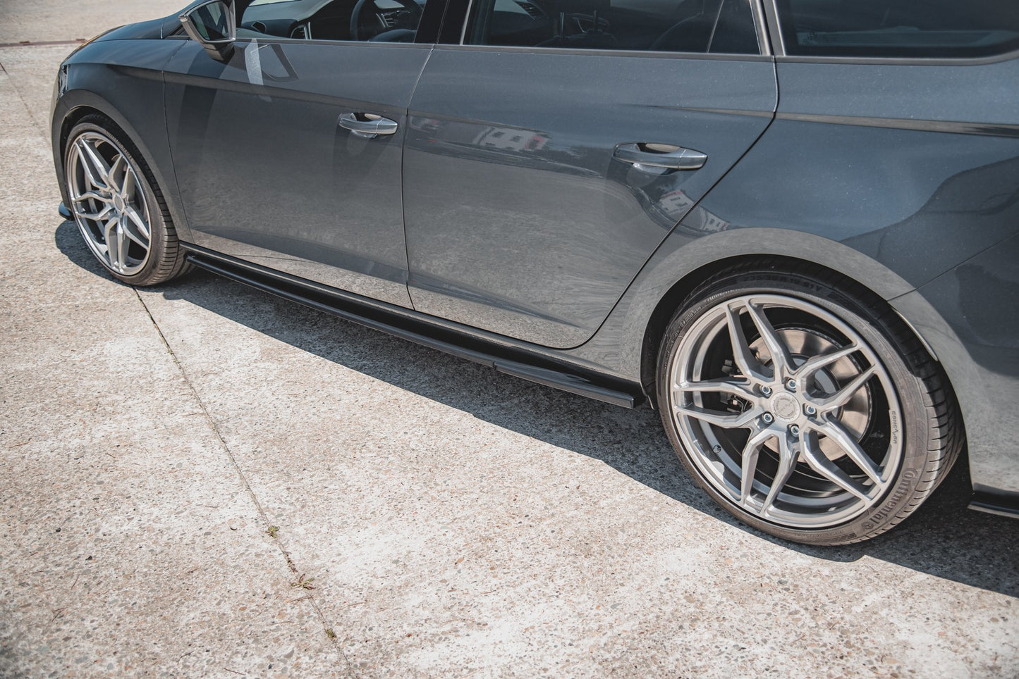 Seitenschweller Ansatz für V.5 Seat Leon Cupra / FR Mk3 FL Carbon Look