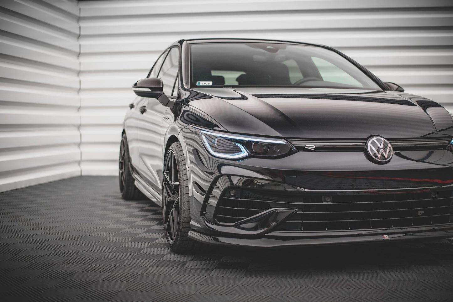 Front Ansatz V.5 für Volkswagen Golf R Mk8 Carbon Look