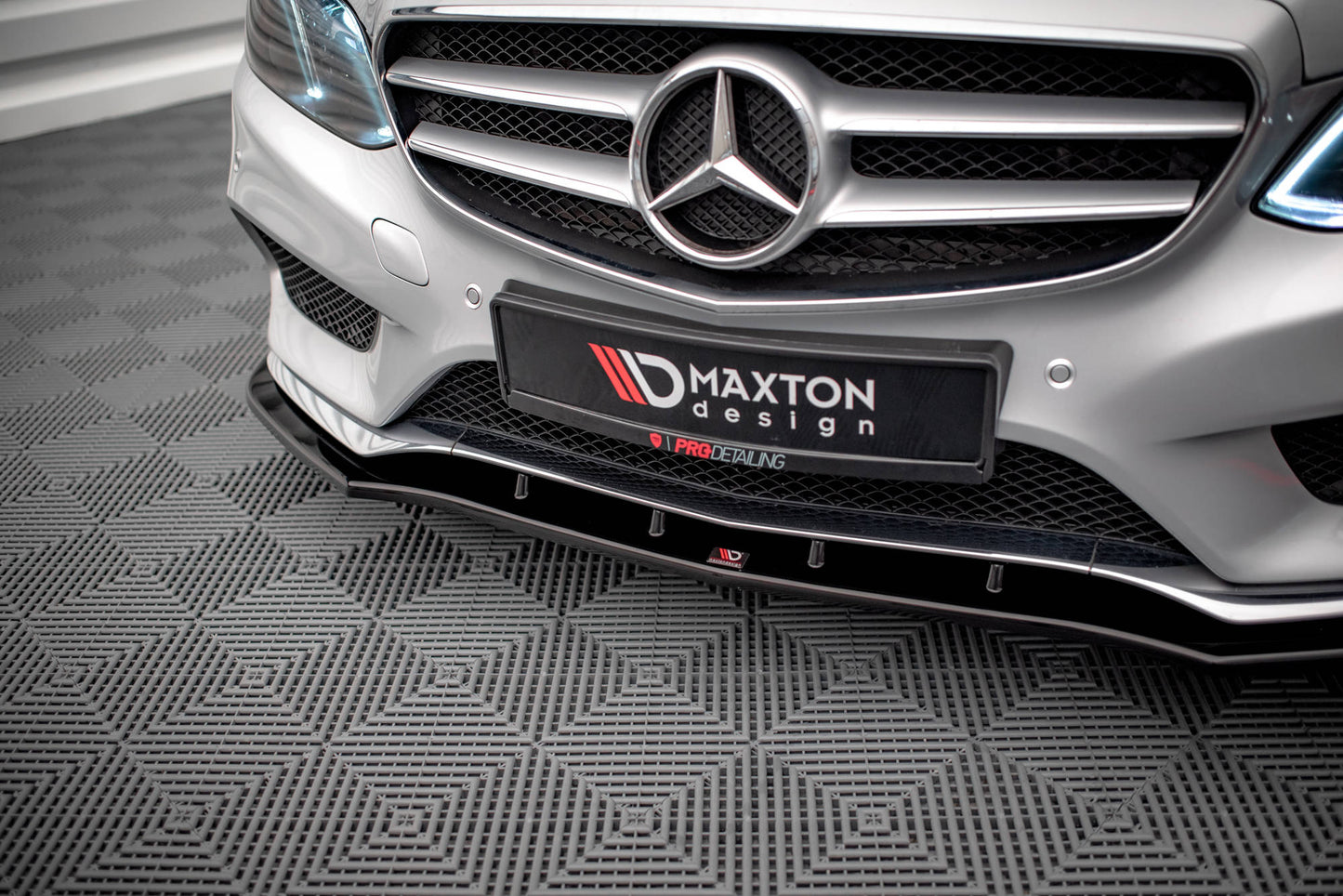 Front Ansatz V.1 für Mercedes-Benz E AMG-Line Limousine W212 Facelift schwarz matt