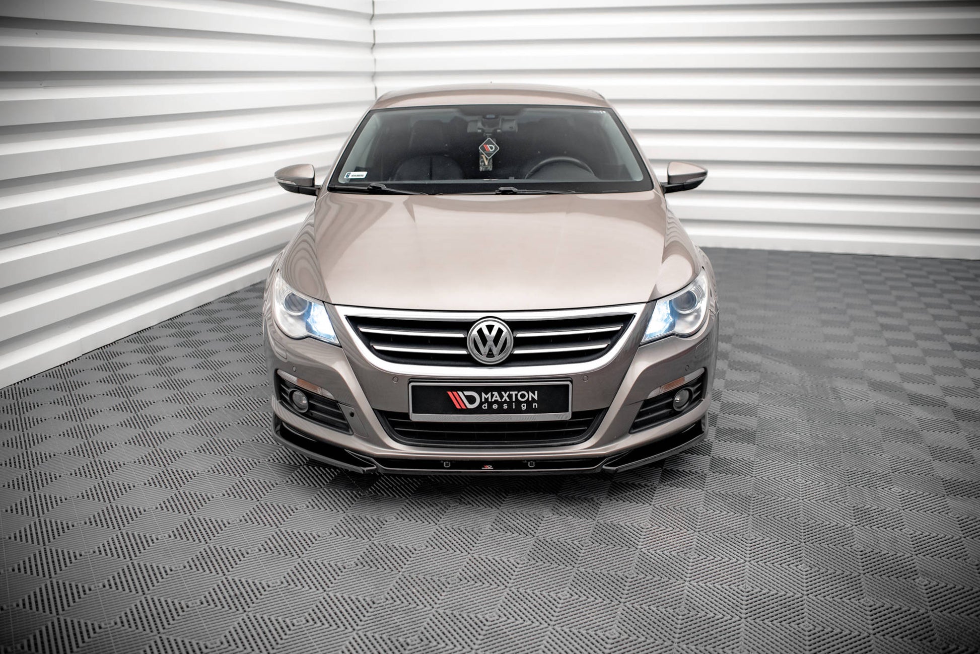 Front Ansatz V.4 für Volkswagen Passat CC schwarz matt