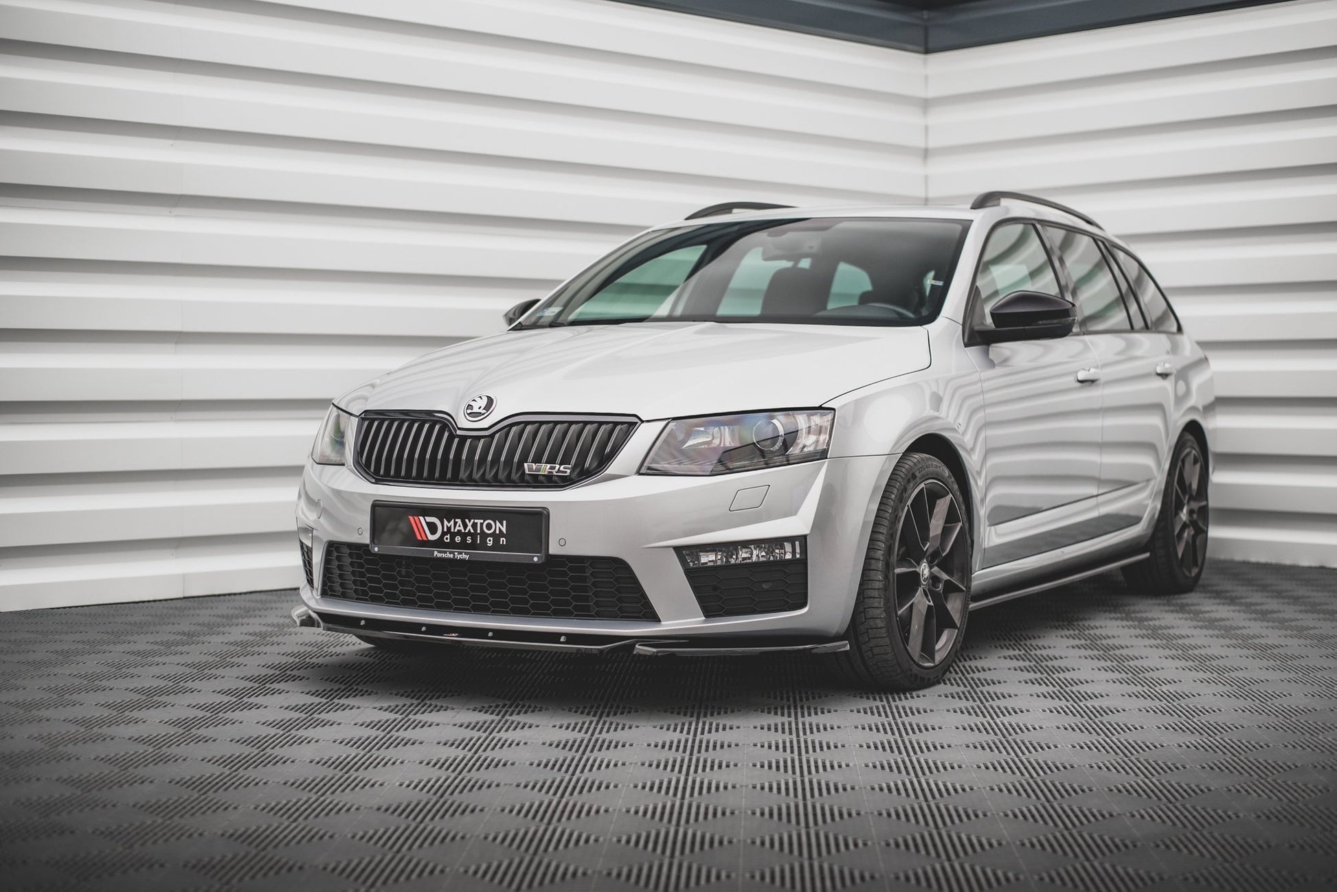 Front Ansatz V.4 für Skoda Octavia RS Mk3 schwarz matt