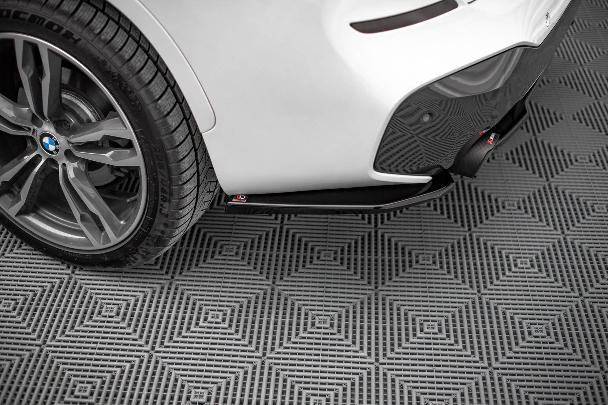 Heck Ansatz Flaps Diffusor für BMW X1 M-Paket F48 Carbon Look