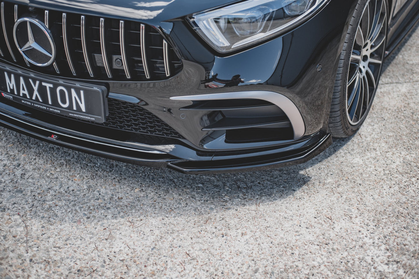 Front Ansatz V.1 für Mercedes-Benz CLS AMG-Line / 53AMG C257 schwarz Hochglanz