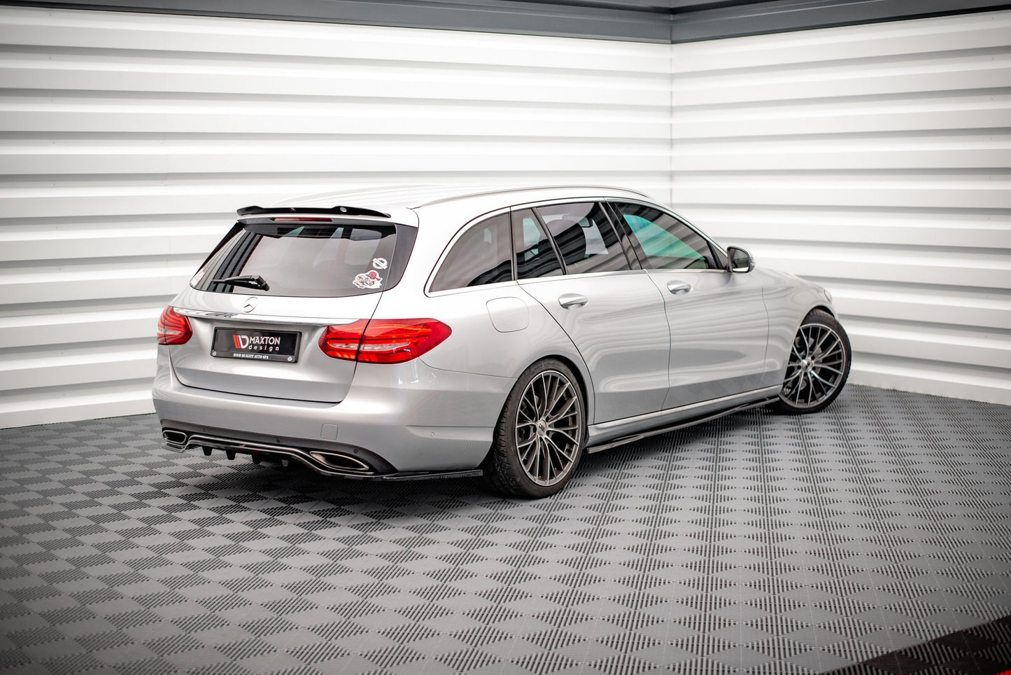 Mittlerer Diffusor Heck Ansatz DTM Look für Mercedes-Benz C W205 schwarz Hochglanz