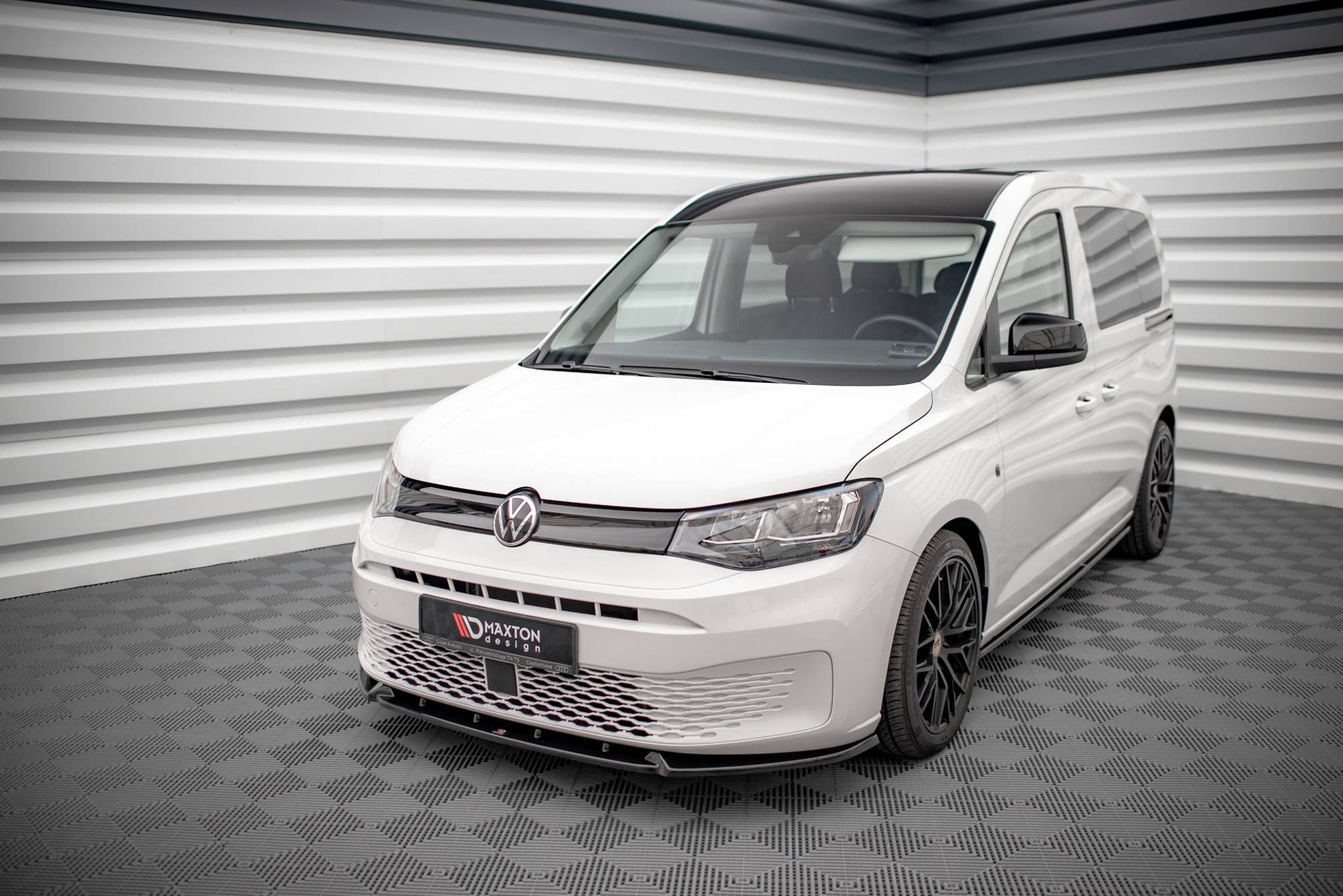 Front Ansatz V.2 für Volkswagen Caddy Mk5 schwarz matt
