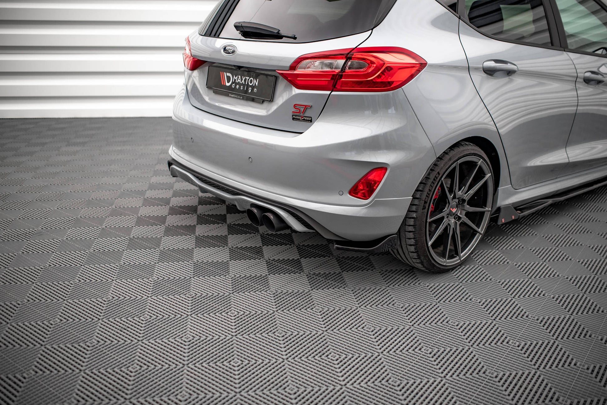 Heck Ansatz Flaps Diffusor V.1 für Ford Fiesta ST Mk8 Carbon Look