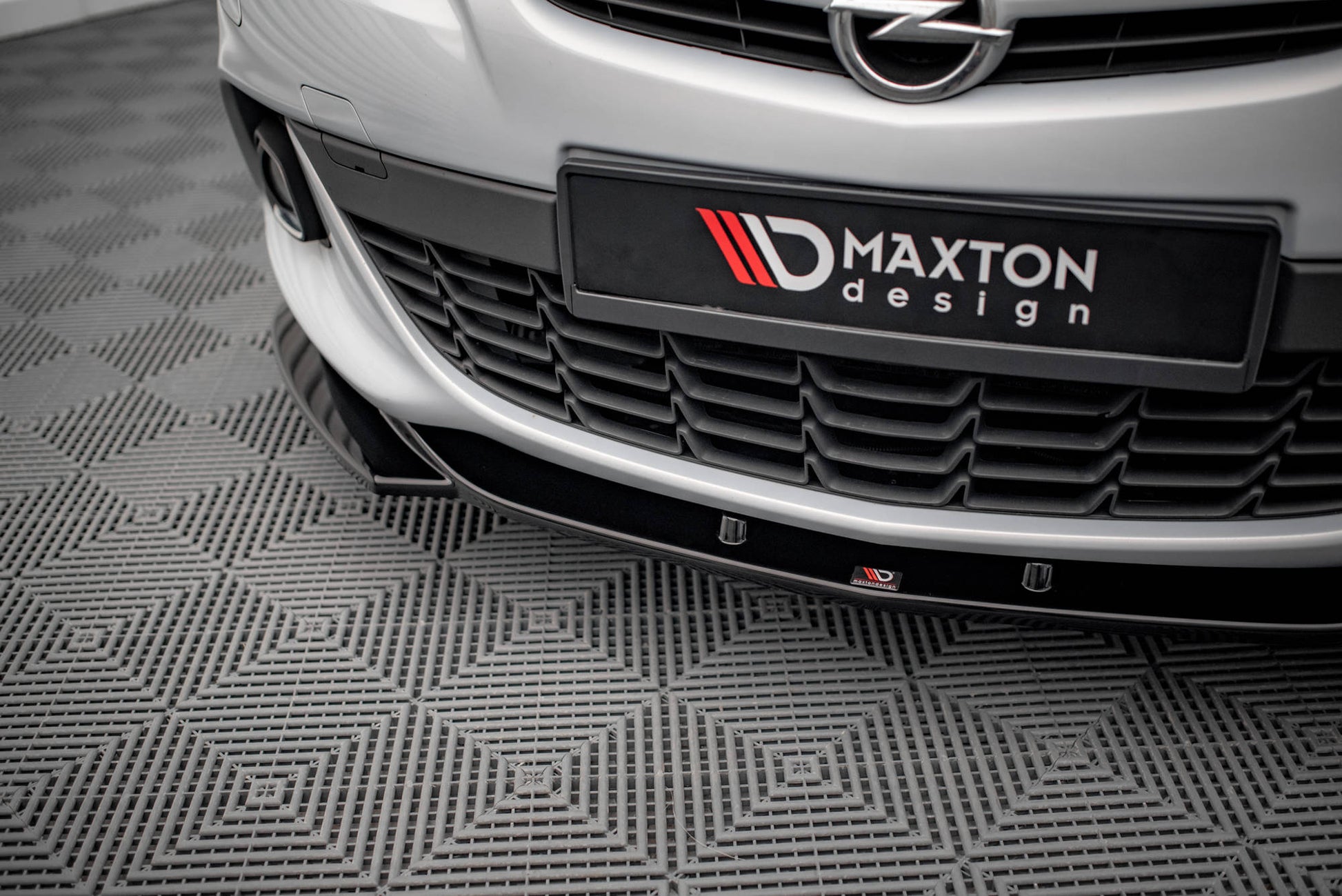 Front Ansatz V.1 für Opel Astra GTC OPC-Line J schwarz Hochglanz
