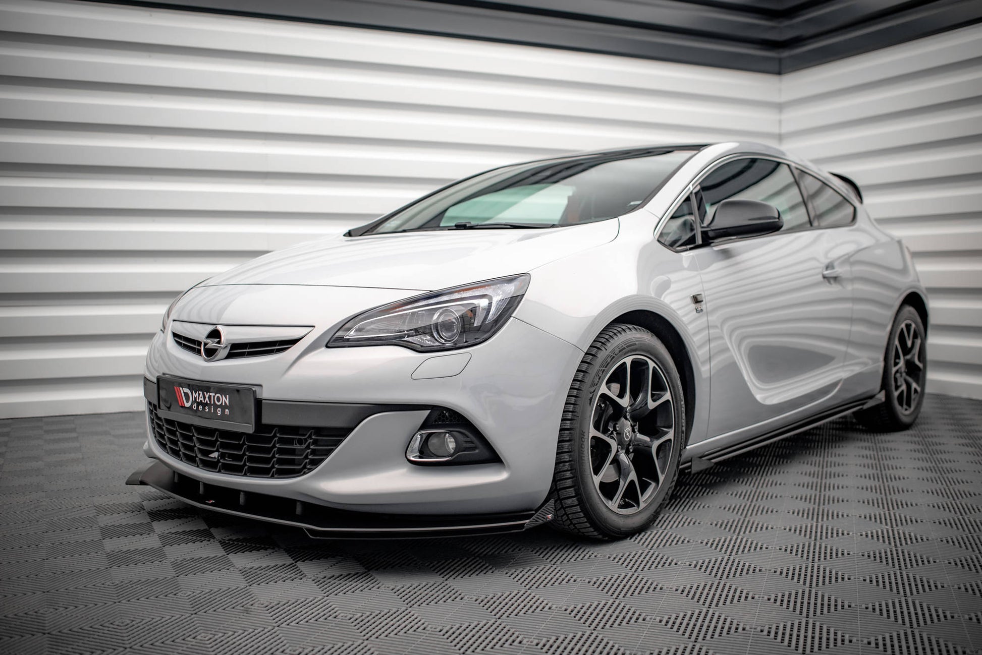 Front Flaps Opel Astra GTC OPC-Line J schwarz Hochglanz