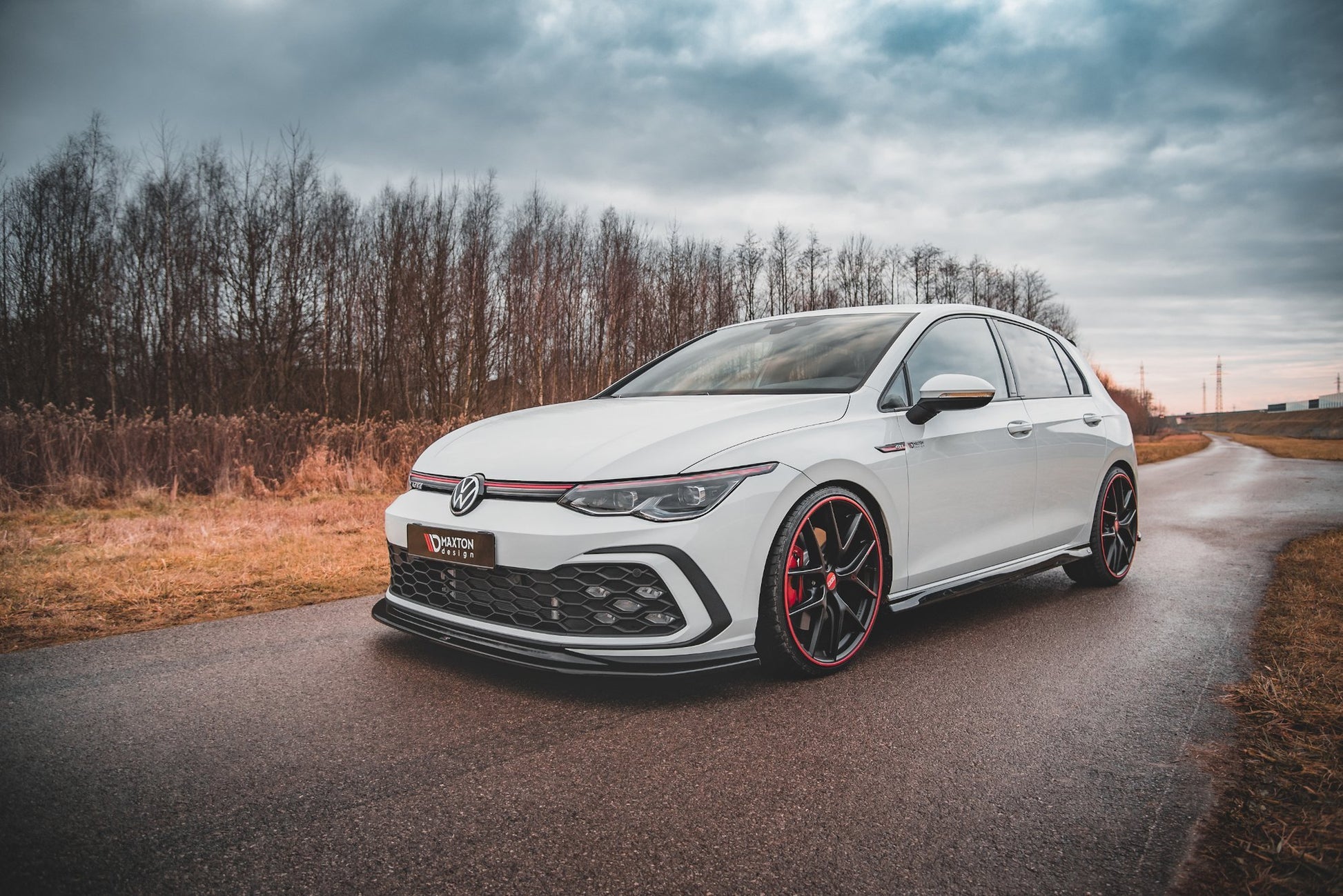 Front Ansatz V.5 für Volkswagen Golf 8 GTI schwarz Hochglanz