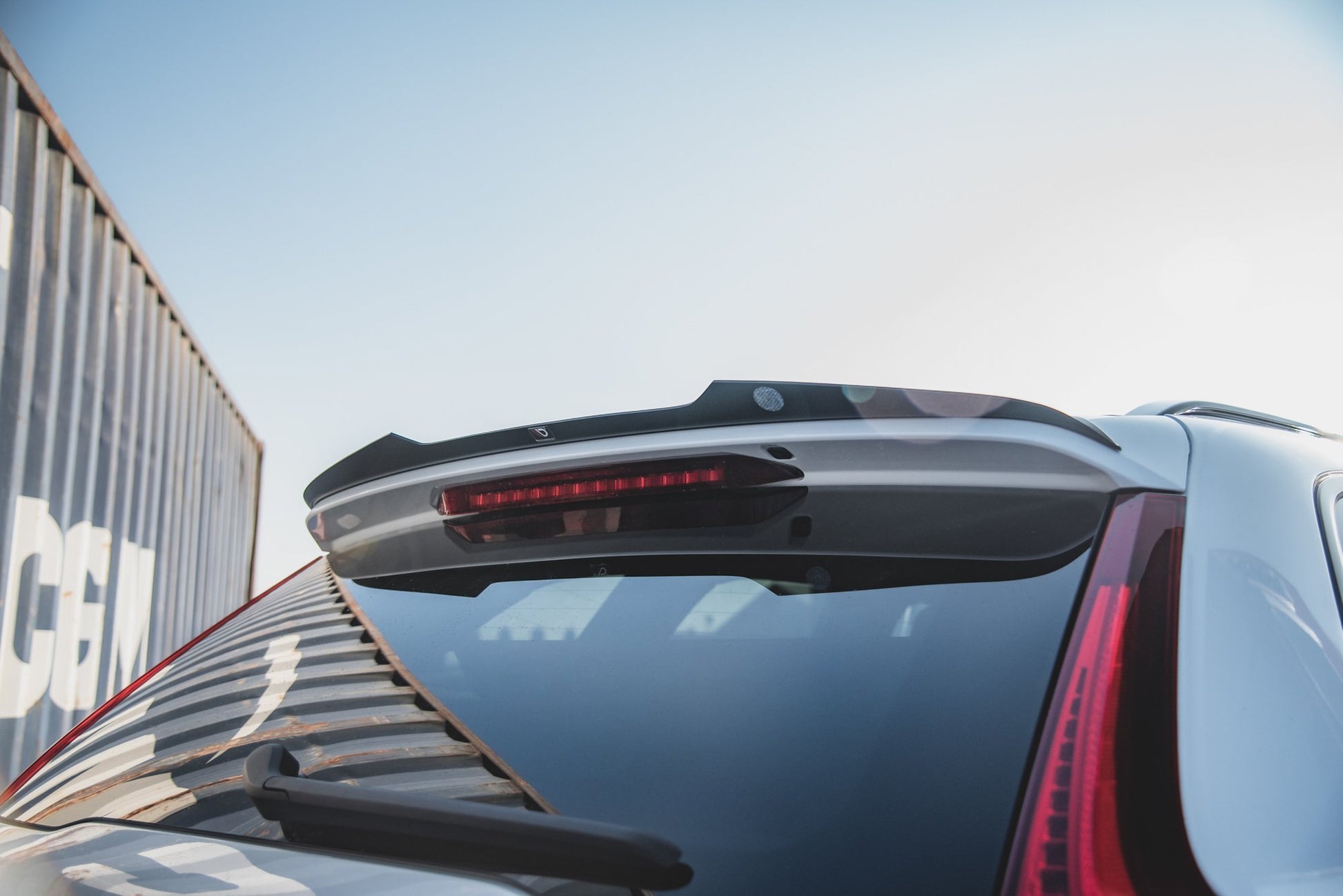 Spoiler CAP für Volvo XC60 Mk2 R-Design schwarz Hochglanz