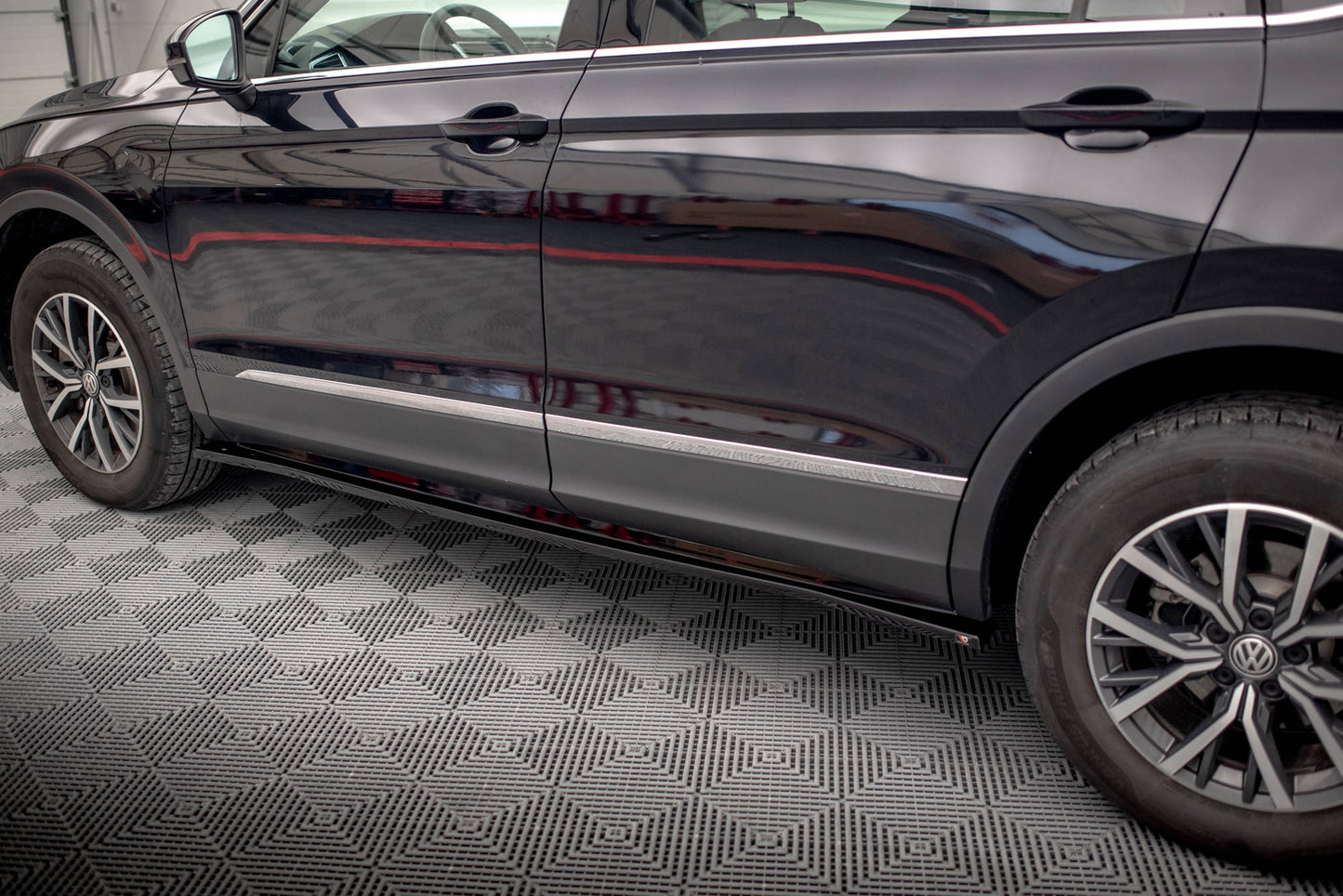 Seitenschweller Ansatz für Volkswagen Tiguan Allspace Mk2 Carbon Look