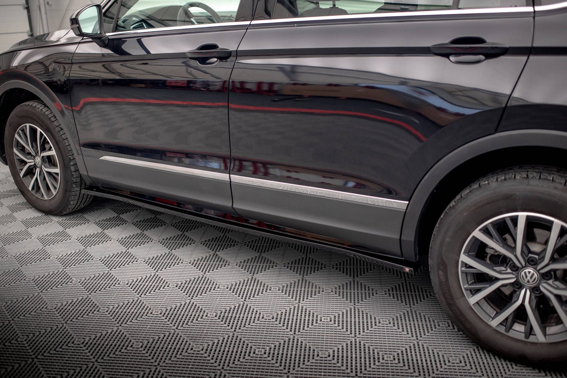 Seitenschweller Ansatz für Volkswagen Tiguan Allspace Mk2 Carbon Look