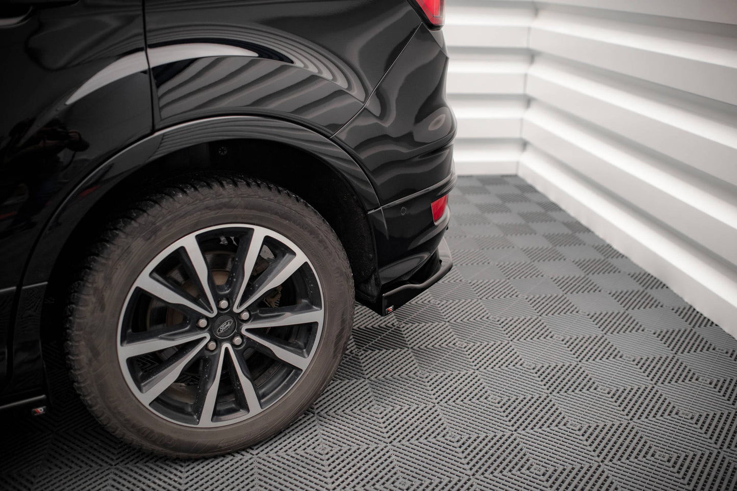 Heck Ansatz Flaps Diffusor für Ford Escape ST-Line Mk3 schwarz matt