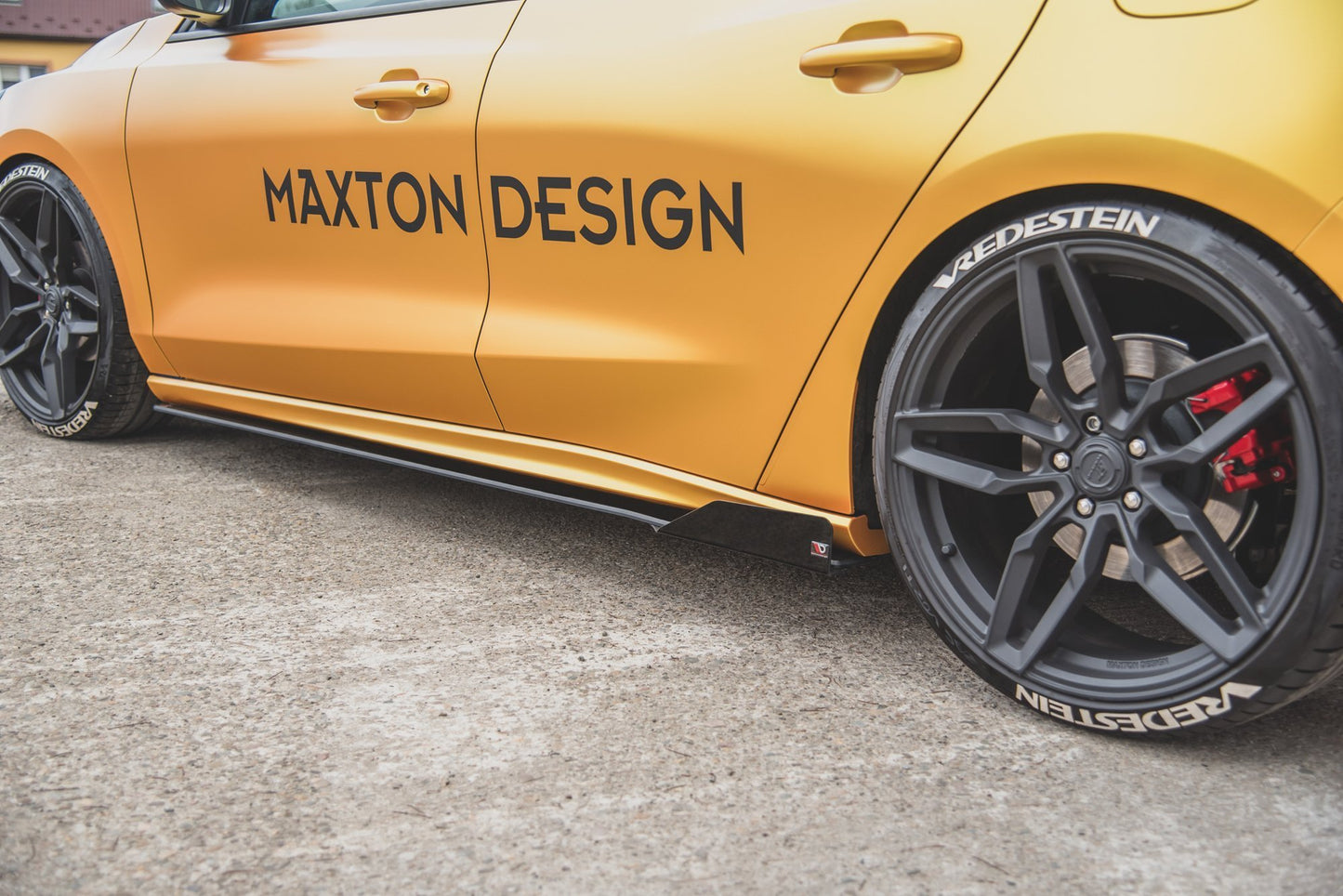 Robuste Racing Seitenschweller Ansatz für für + Flaps Ford Focus ST / ST-Line Mk4 schwarz Hochglanz