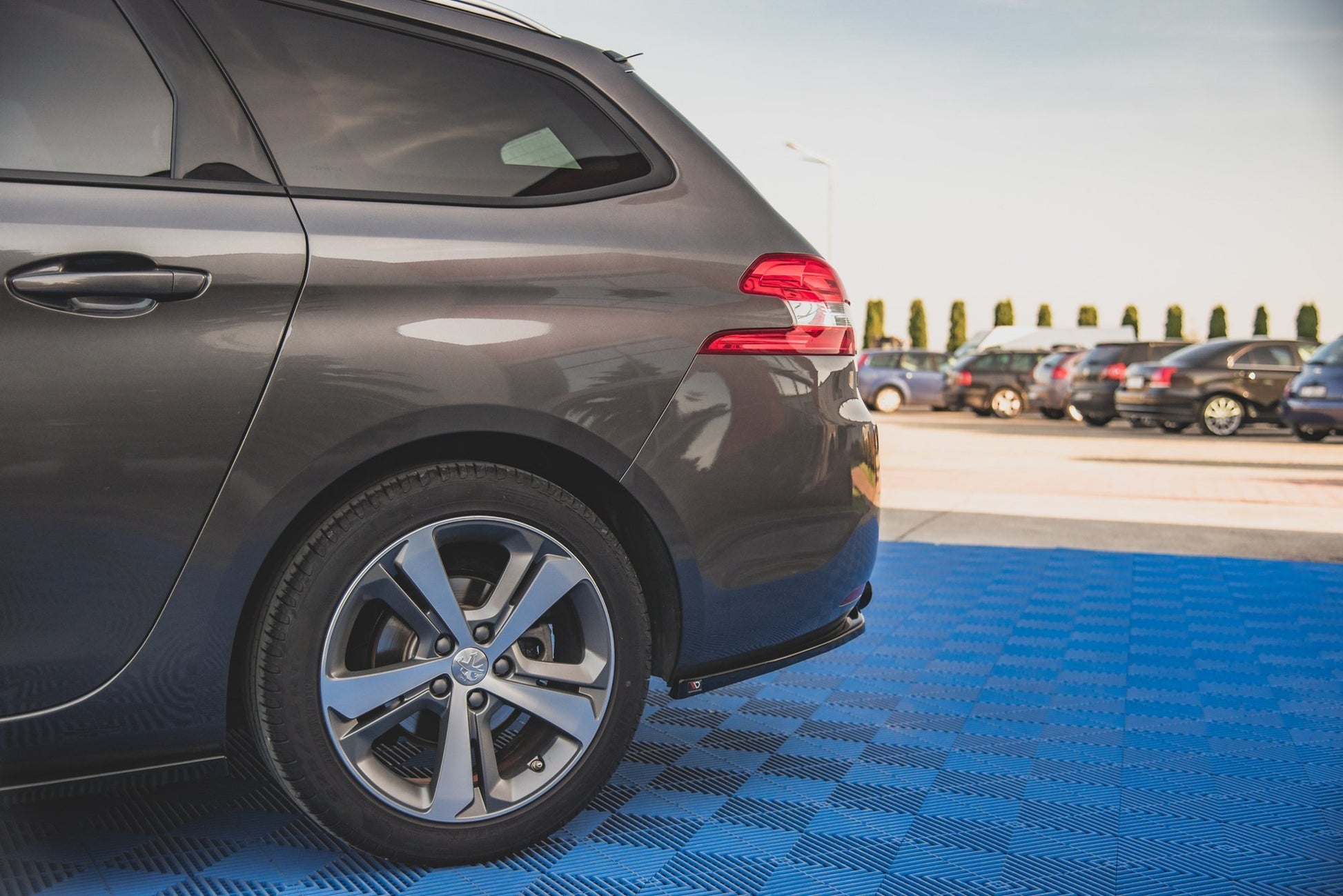 Heck Ansatz Flaps Diffusor V.2 für Peugeot 308 SW Mk2 Facelift schwarz Hochglanz