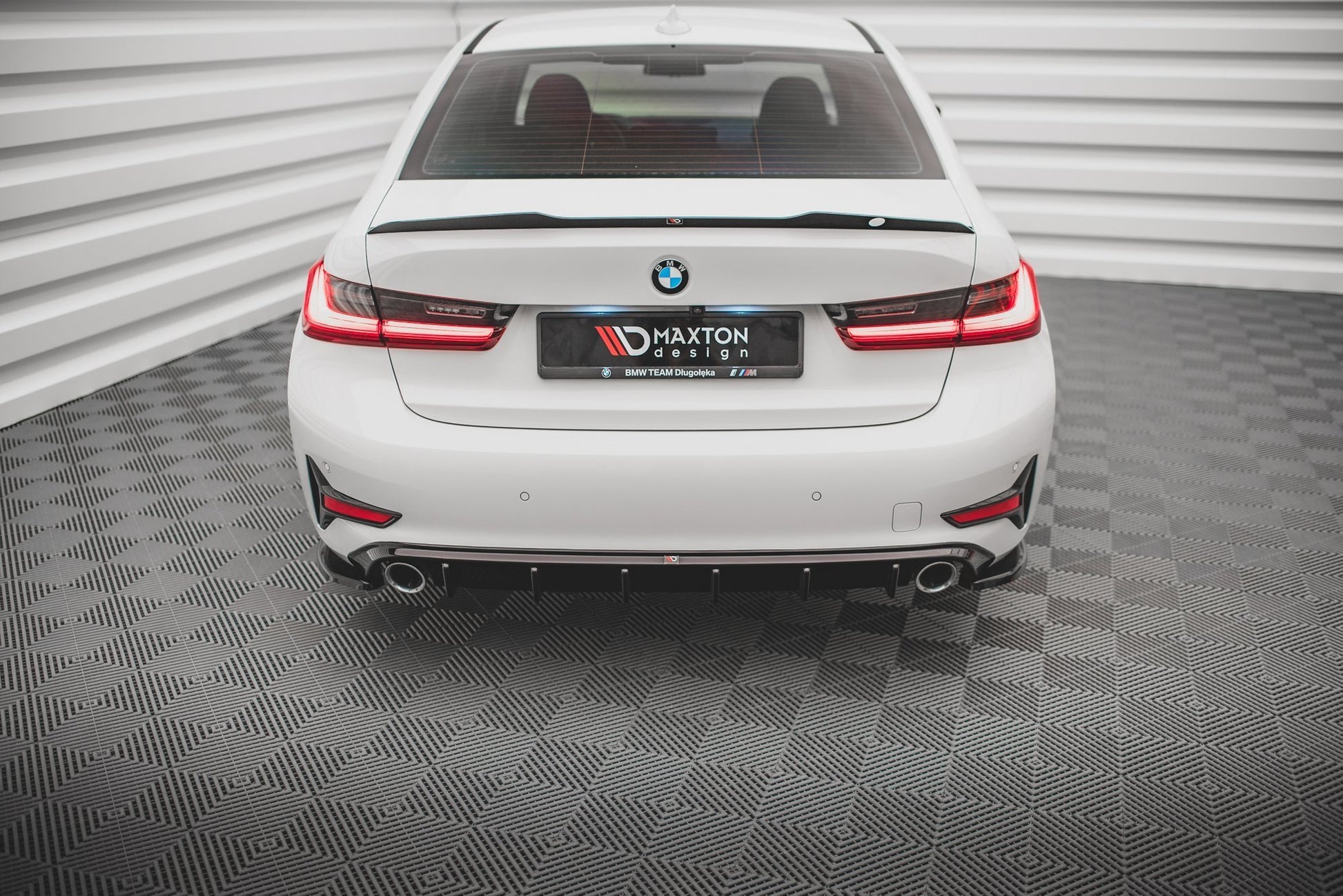 Heck Ansatz Flaps Diffusor für BMW 3er G20 / G21 schwarz Hochglanz