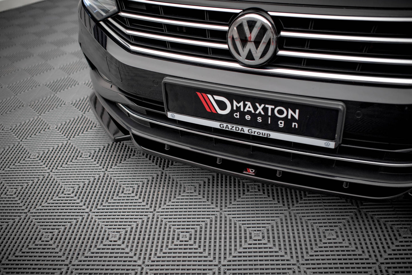 Front Ansatz V.1 für Volkswagen Passat B8 Facelift schwarz Hochglanz