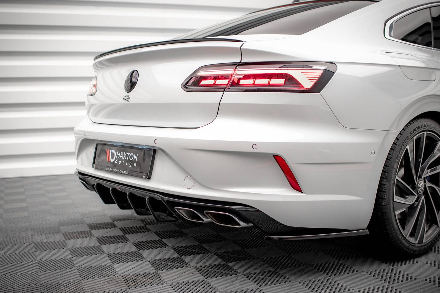 Heck Ansatz Flaps Diffusor für Volkswagen Arteon R Carbon Look
