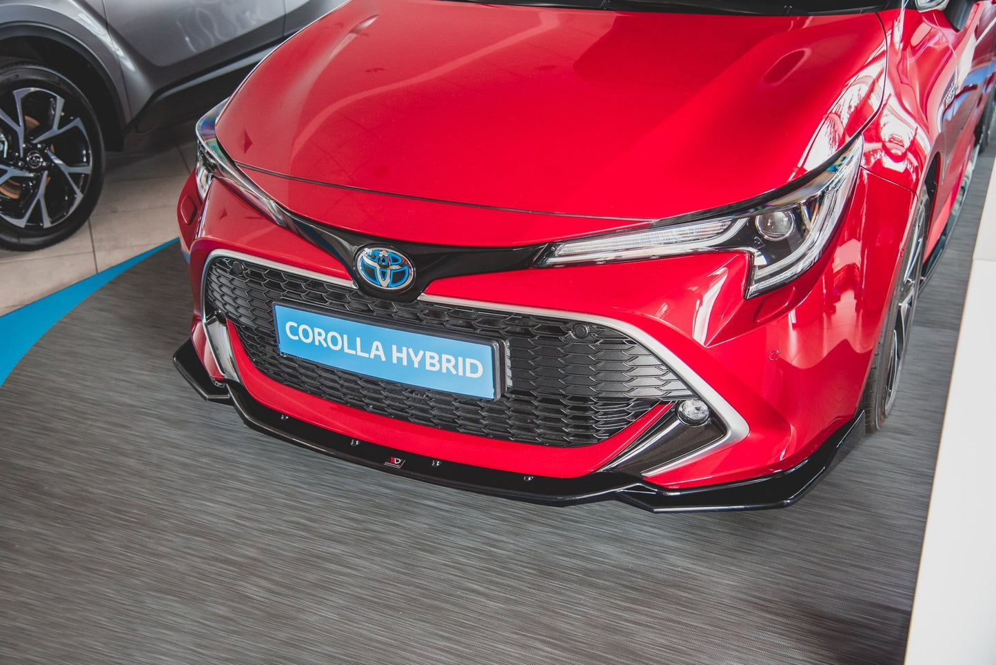 Front Ansatz V.2 für Toyota Corolla XII Touring Sports/ Hatchback schwarz Hochglanz