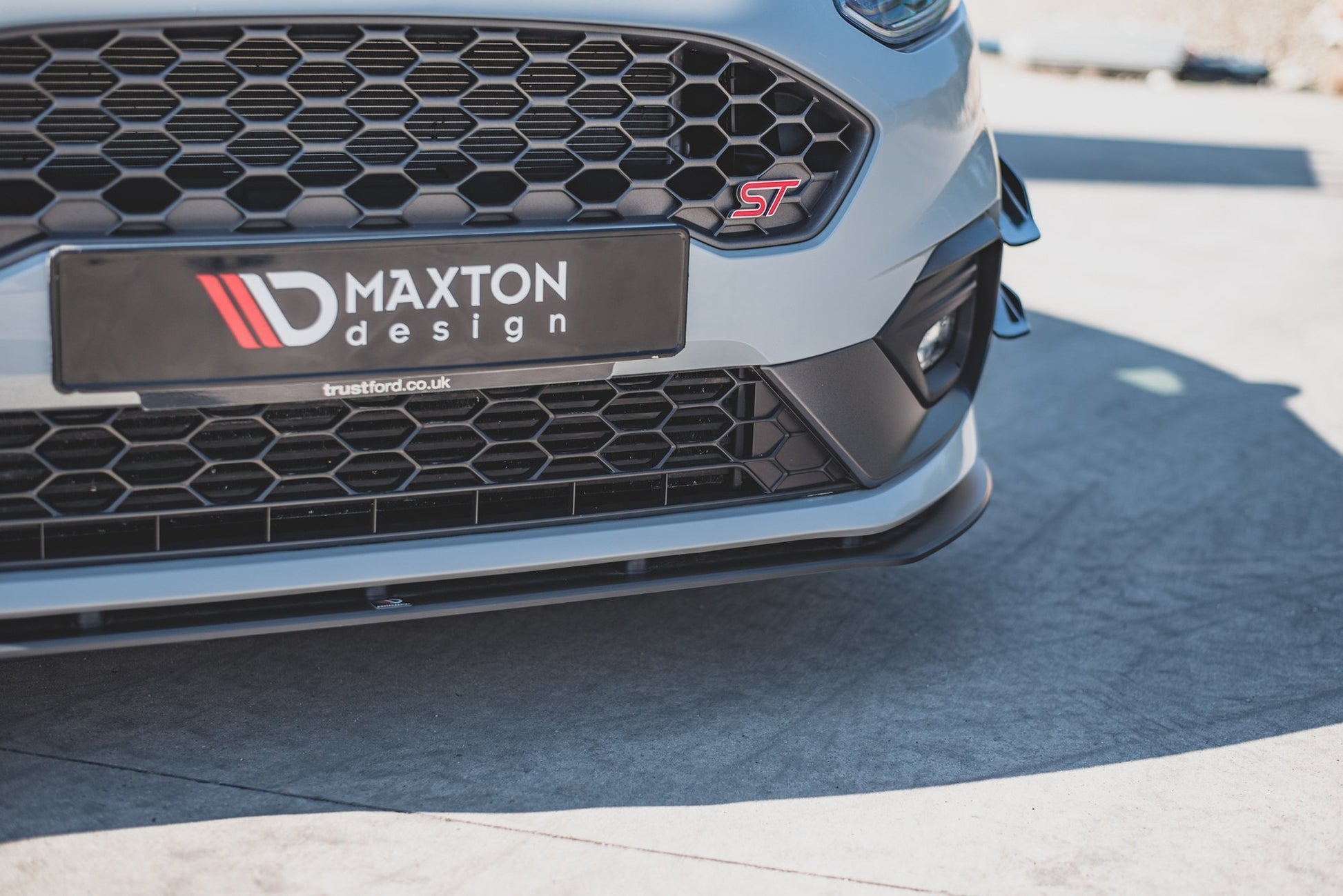 Robuste Racing Front Ansatz für passend für Ford Fiesta Mk8 ST / ST-Line