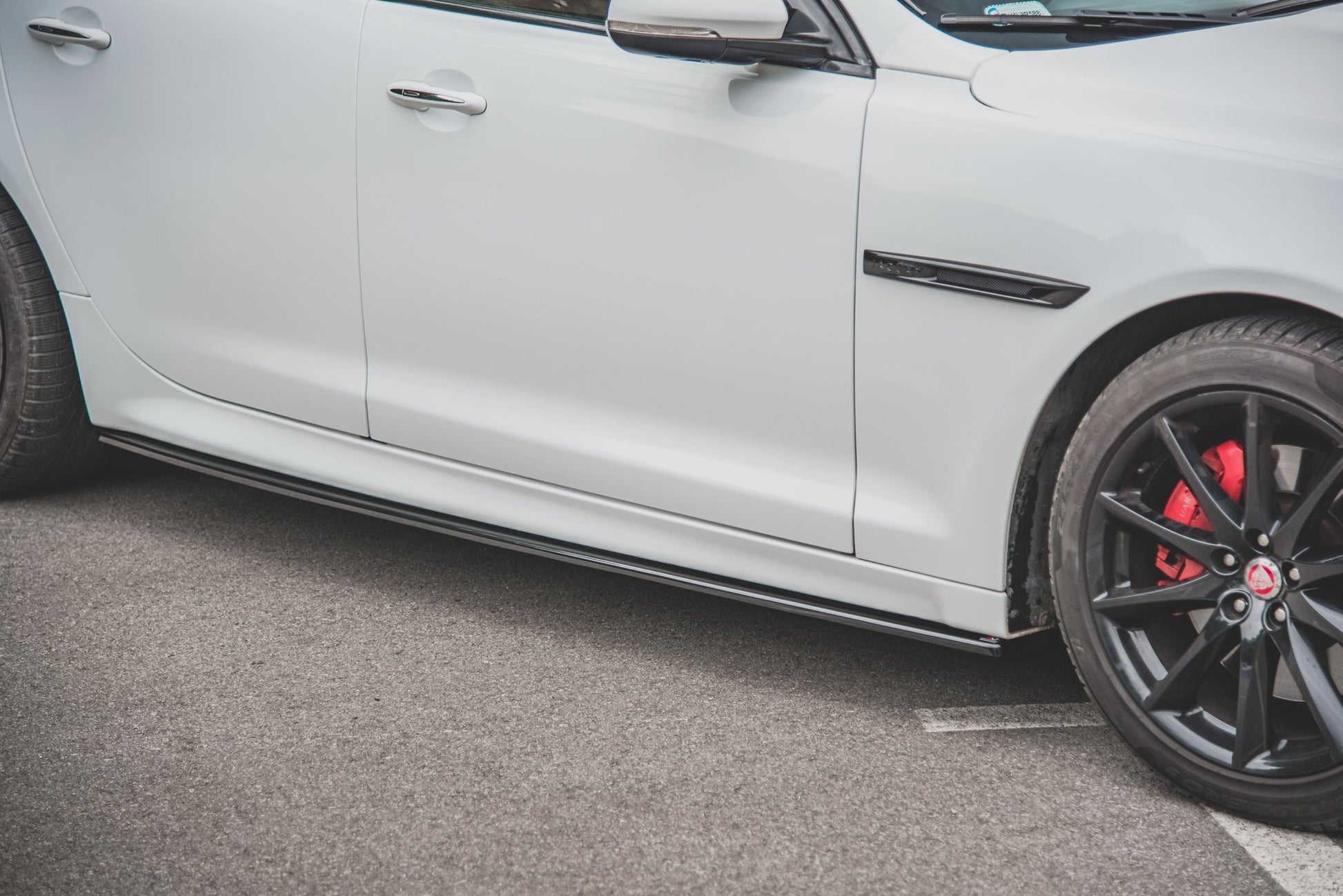 Seitenschweller Ansatz für Jaguar XJ X351 schwarz matt