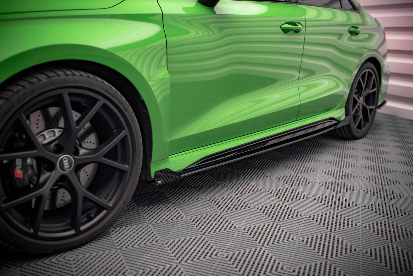 Side Flaps Audi RS3 Limousine 8Y schwarz Hochglanz